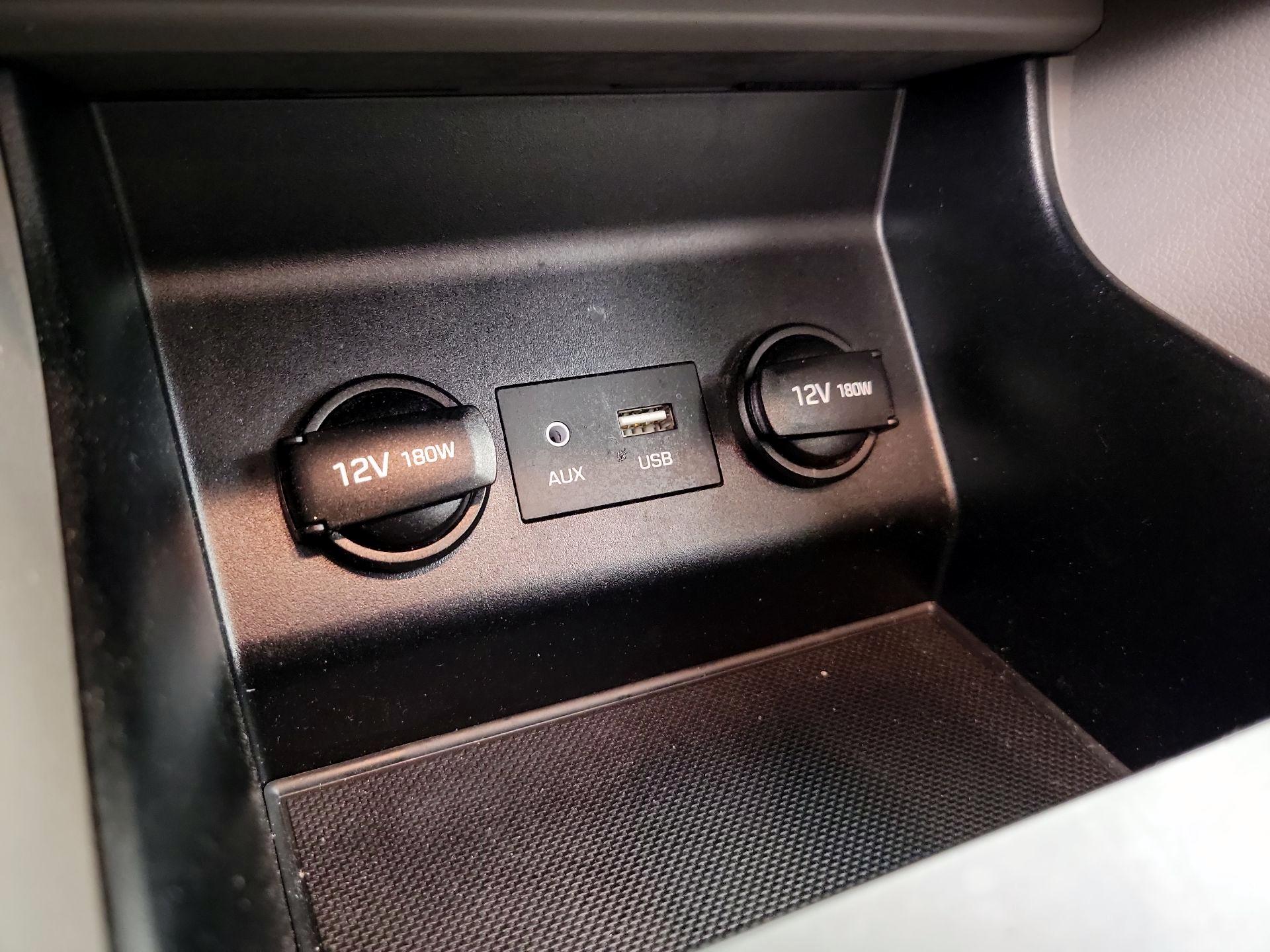 Thumbnail: 2020 Hyundai Elantra - 18