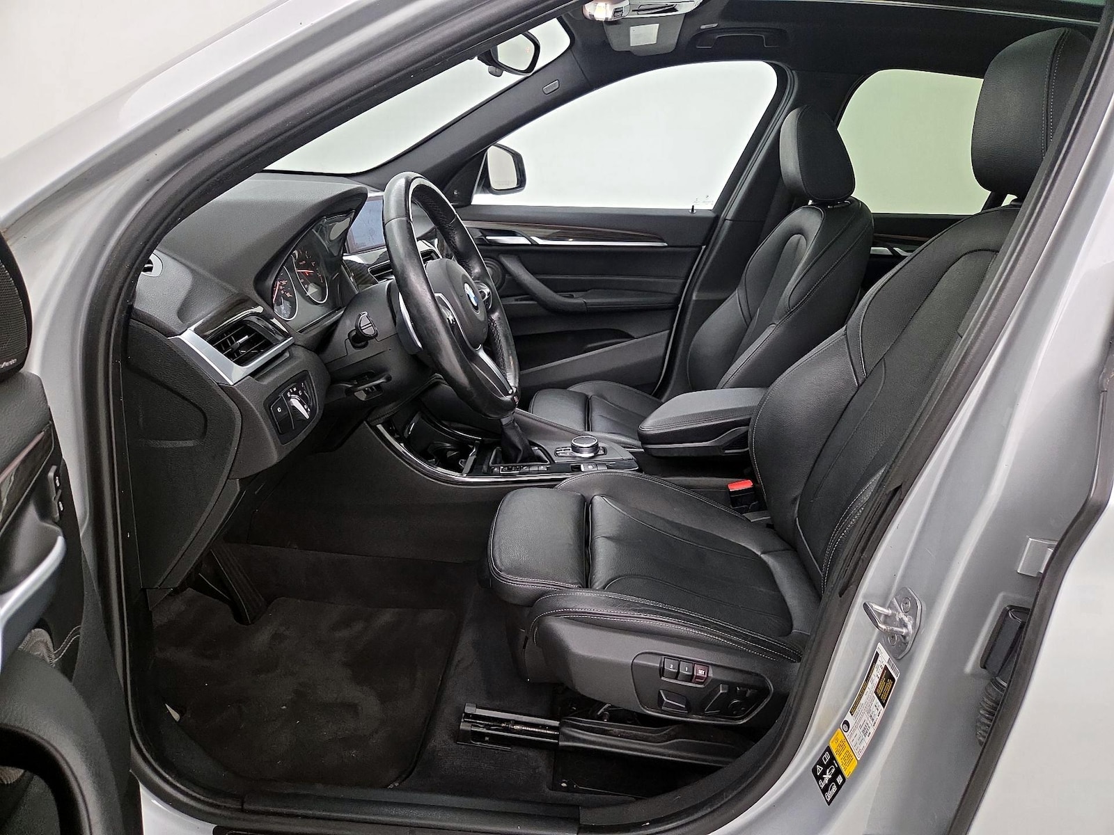 2017 BMW X1 28i - Photo 12