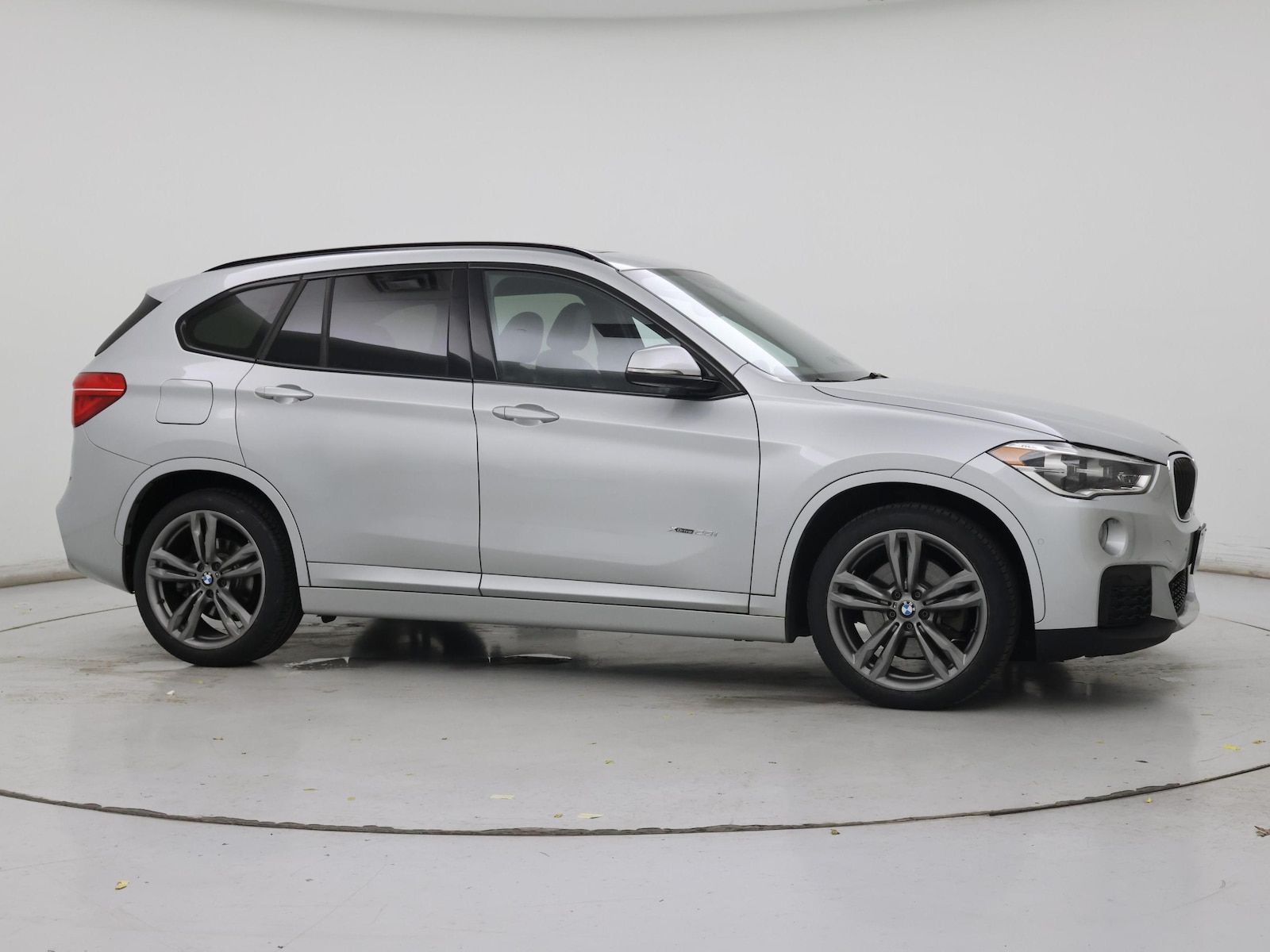2017 BMW X1 28i - Photo 8