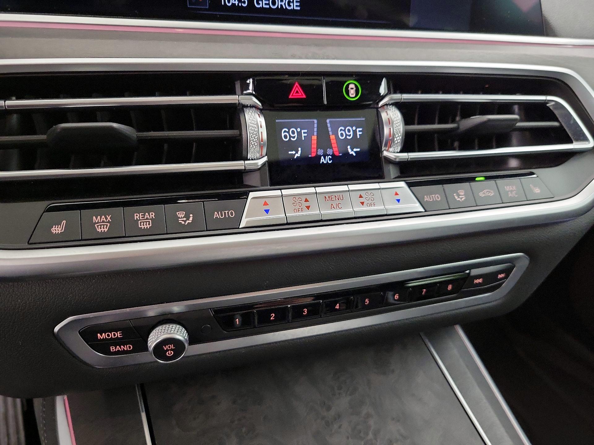 Thumbnail: 2022 BMW X5 - 17