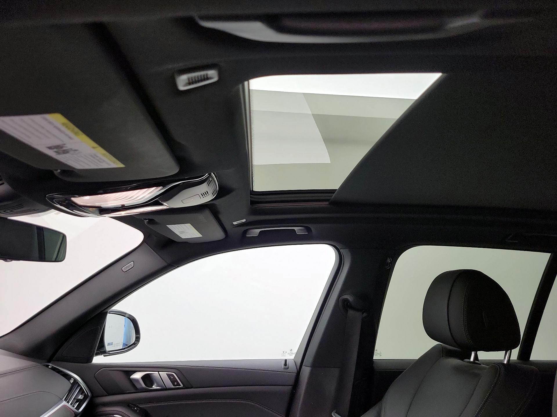 Thumbnail: 2022 BMW X5 - 20