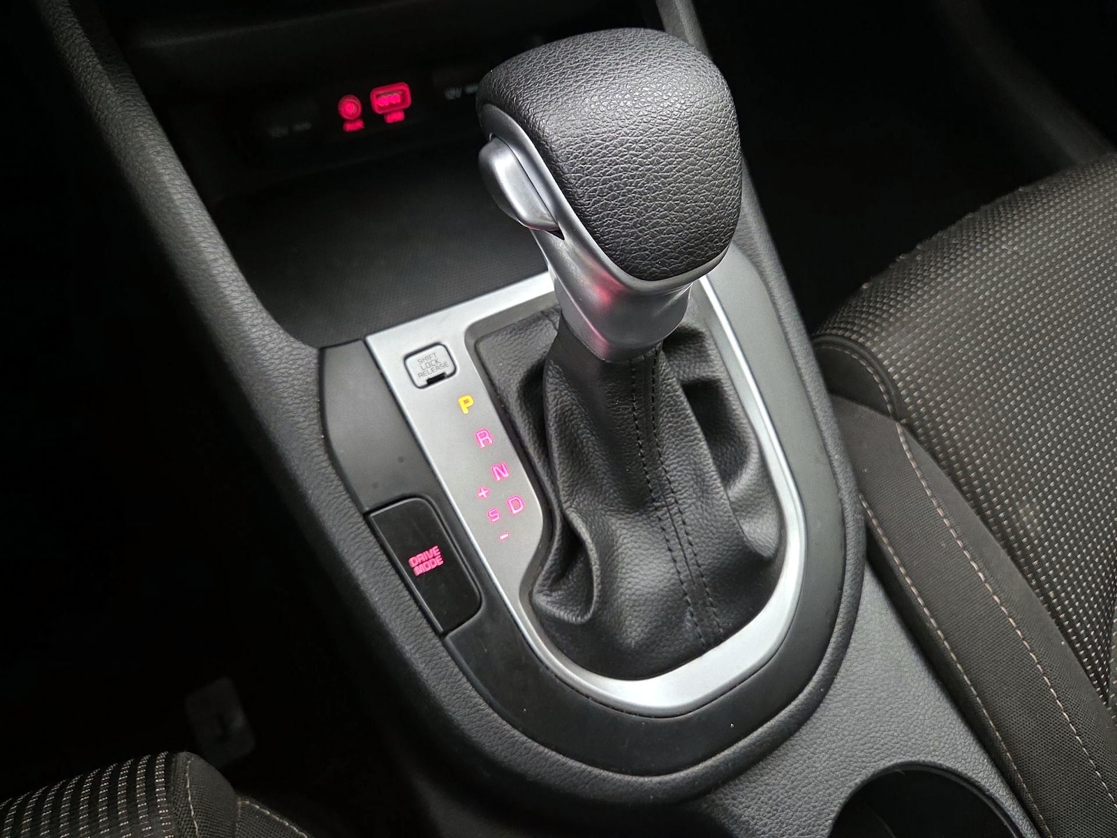 2019 Kia FORTE LXS - Photo 18