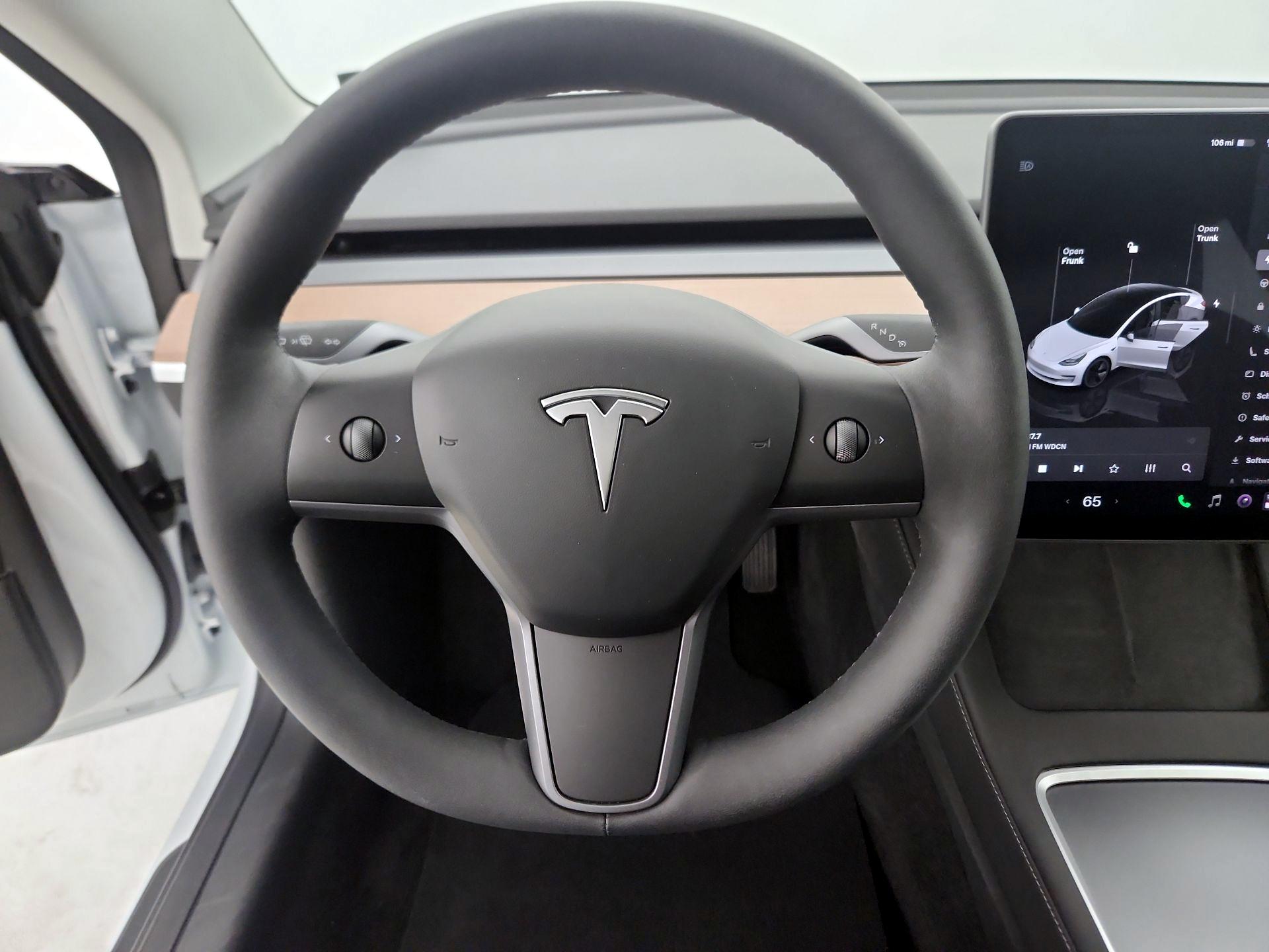 Thumbnail: 2023 Tesla Model 3 - 10