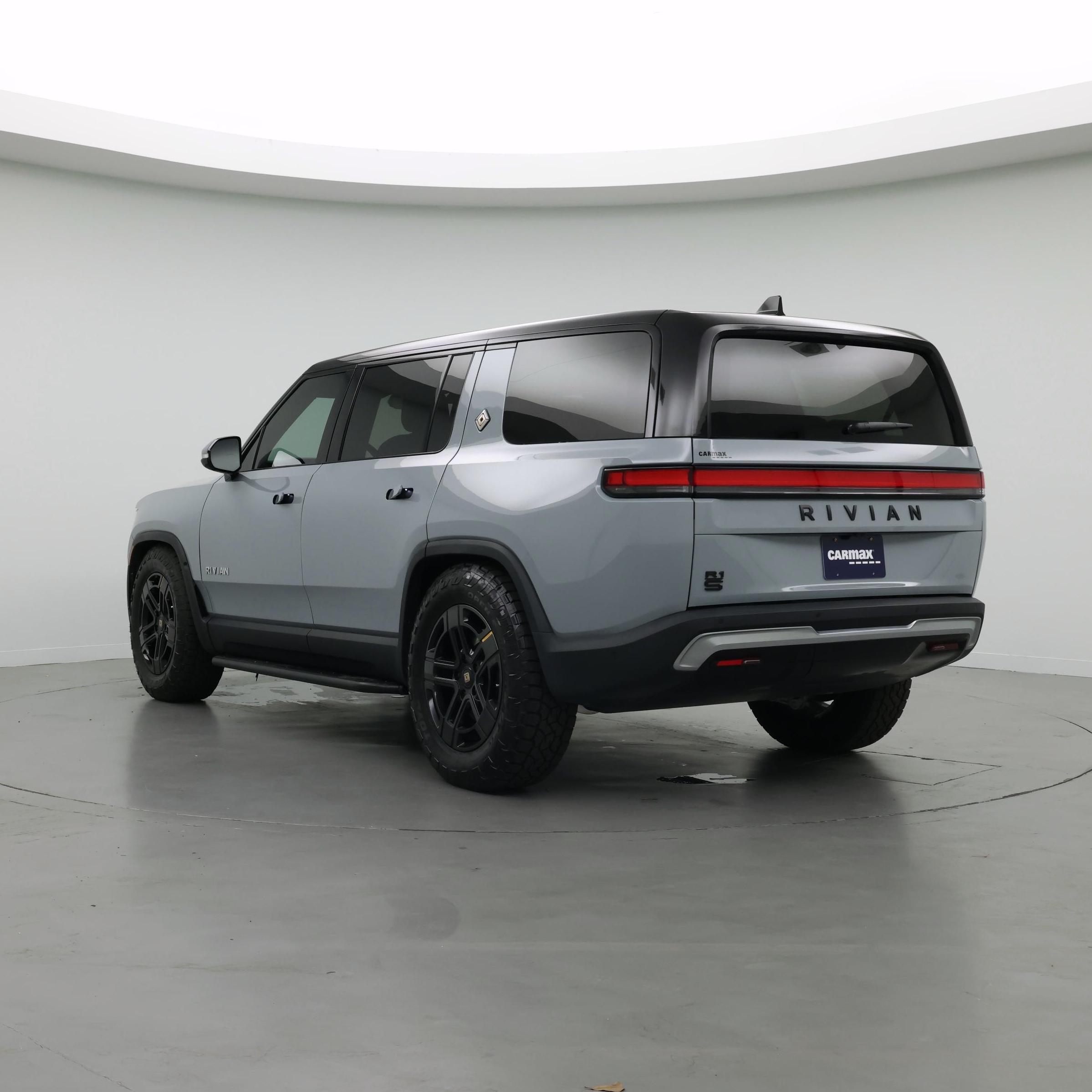 Thumbnail: 2024 Rivian R1S - 2