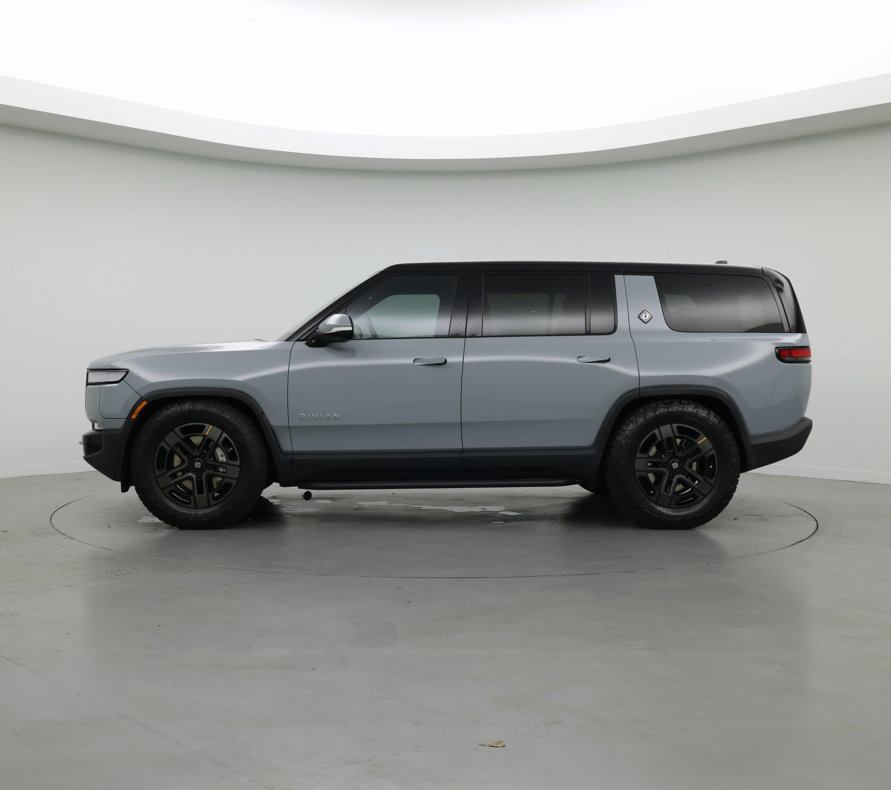 Thumbnail: 2024 Rivian R1S - 3