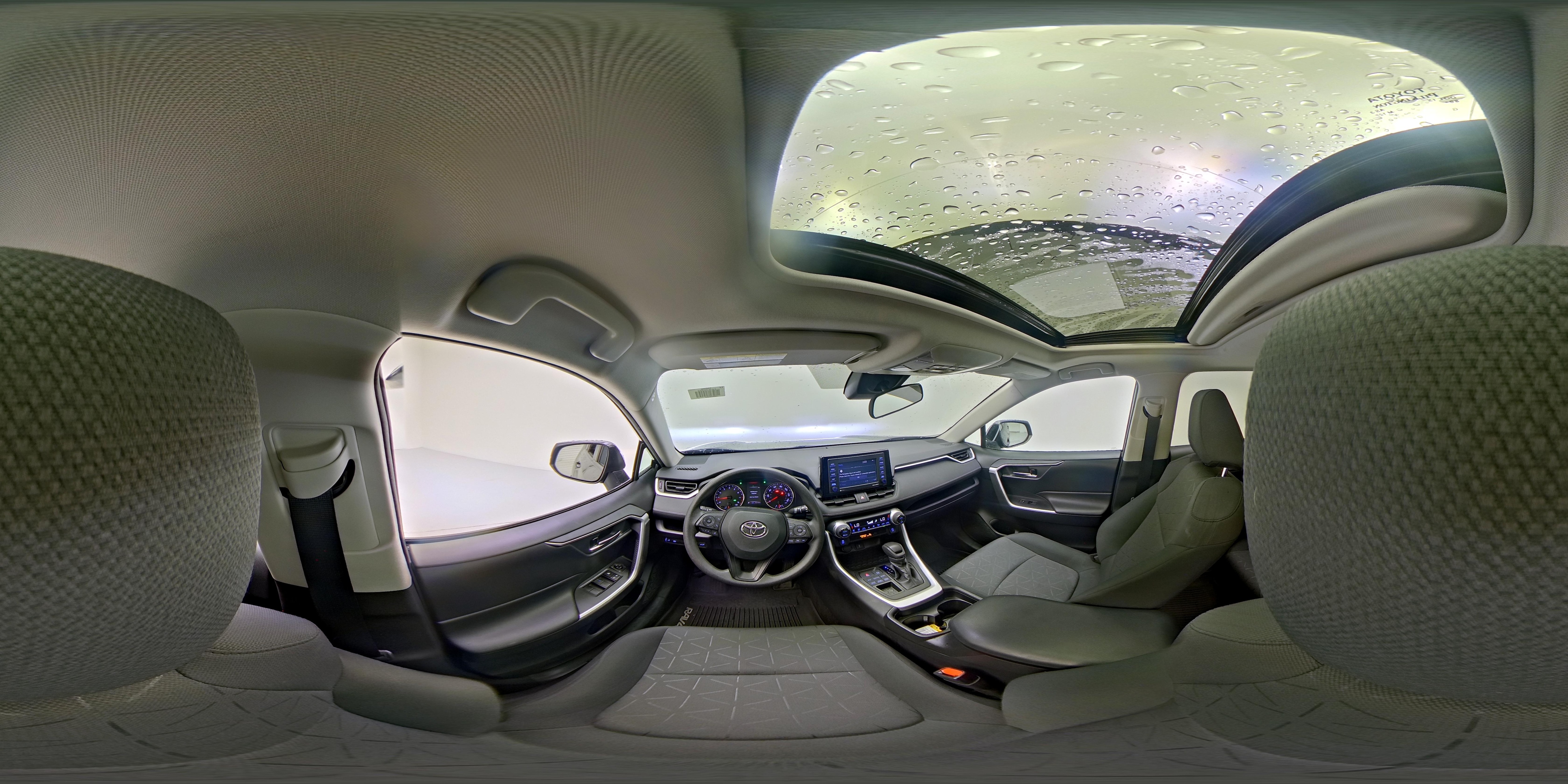 2021 Toyota RAV4 XLE - Photo 28
