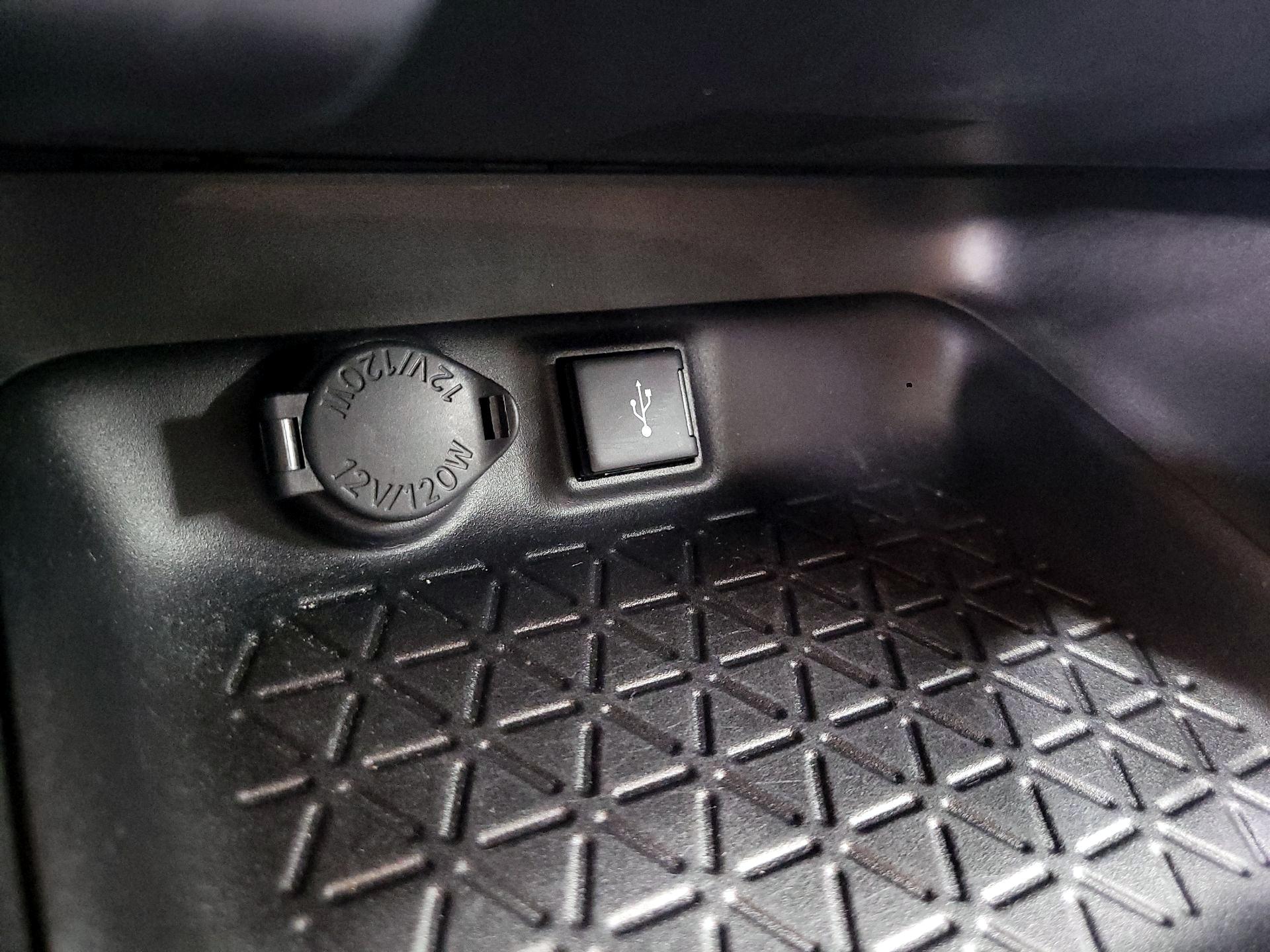 Thumbnail: 2021 Toyota RAV4 - 19