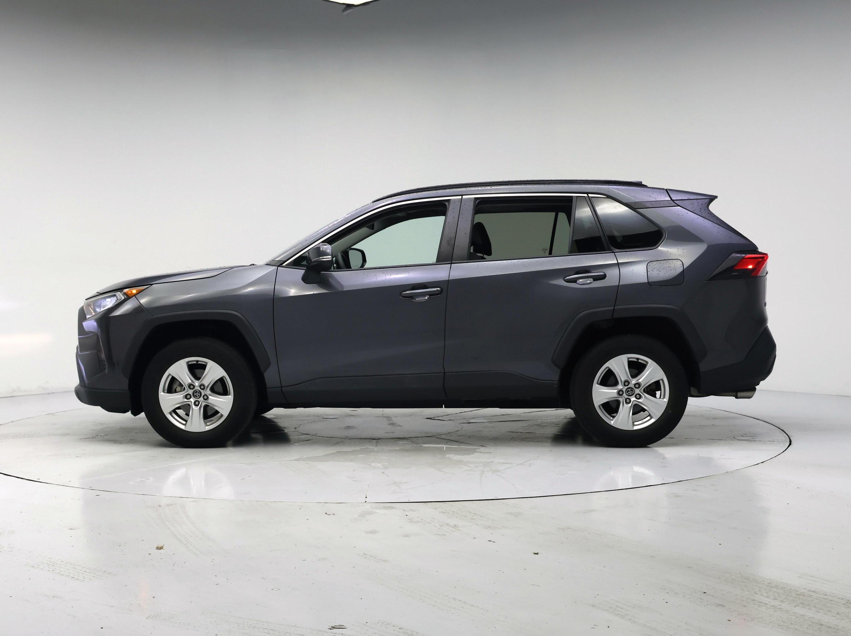 Thumbnail: 2021 Toyota RAV4 - 3