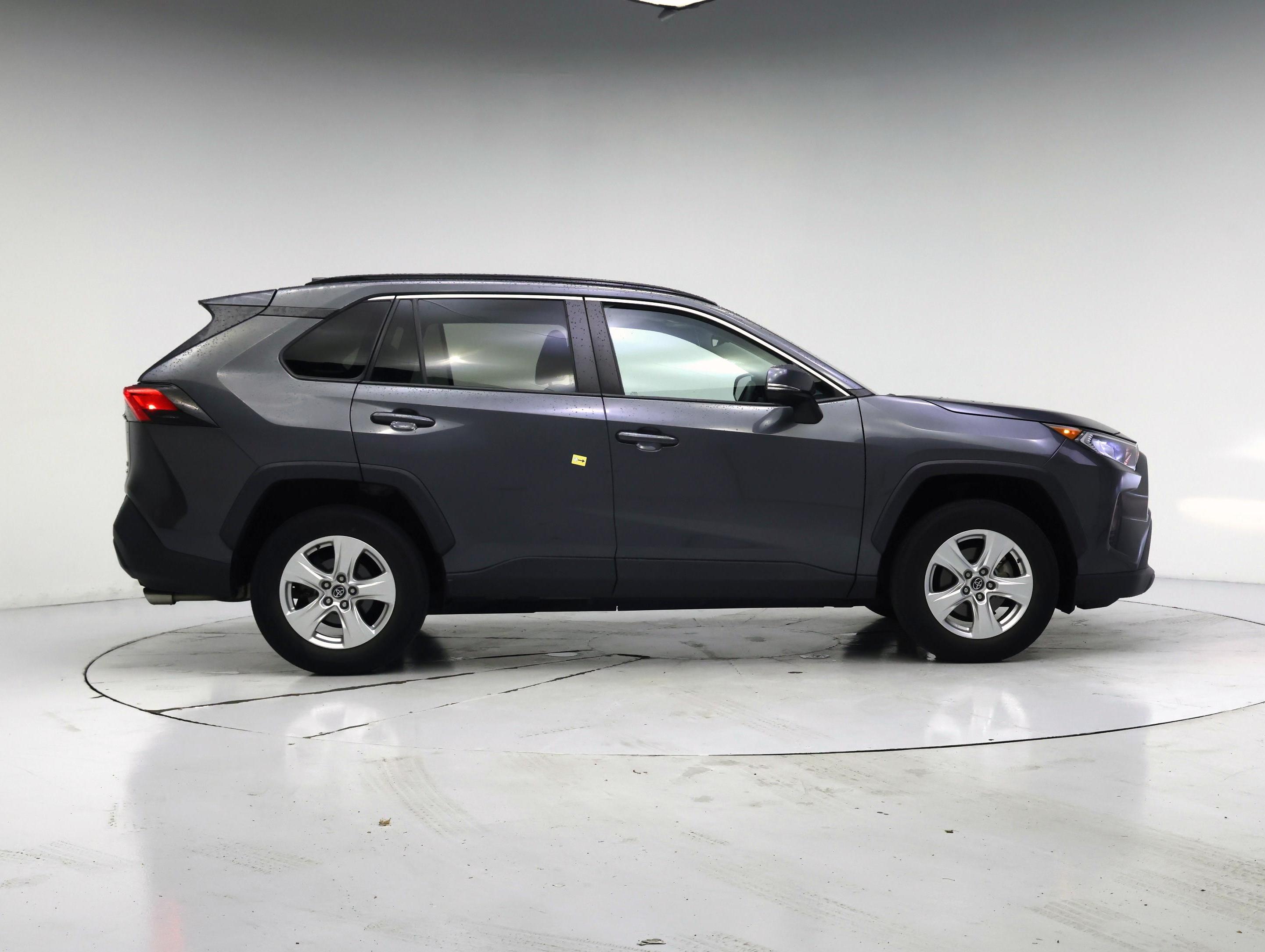 Thumbnail: 2021 Toyota RAV4 - 7