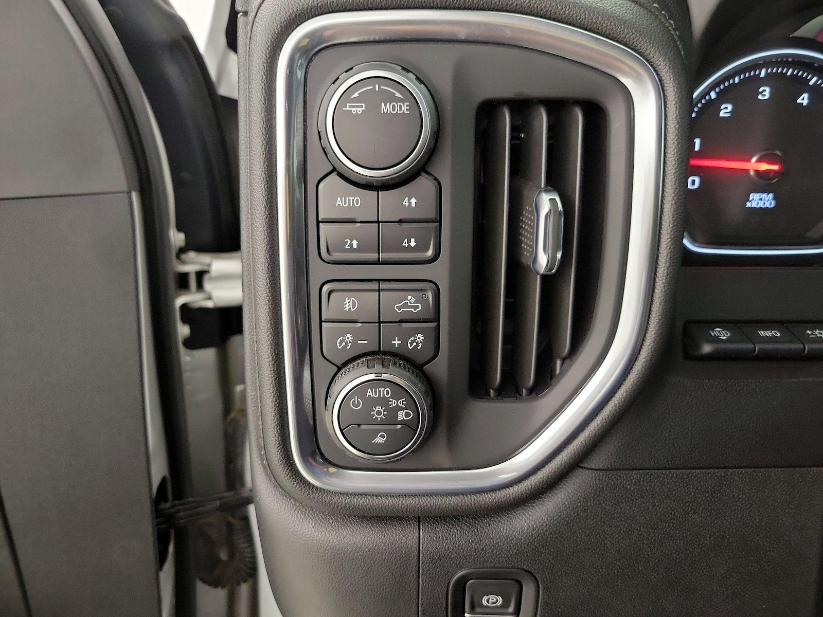 2022 Chevrolet Silverado 2500HD LTZ - Photo 14