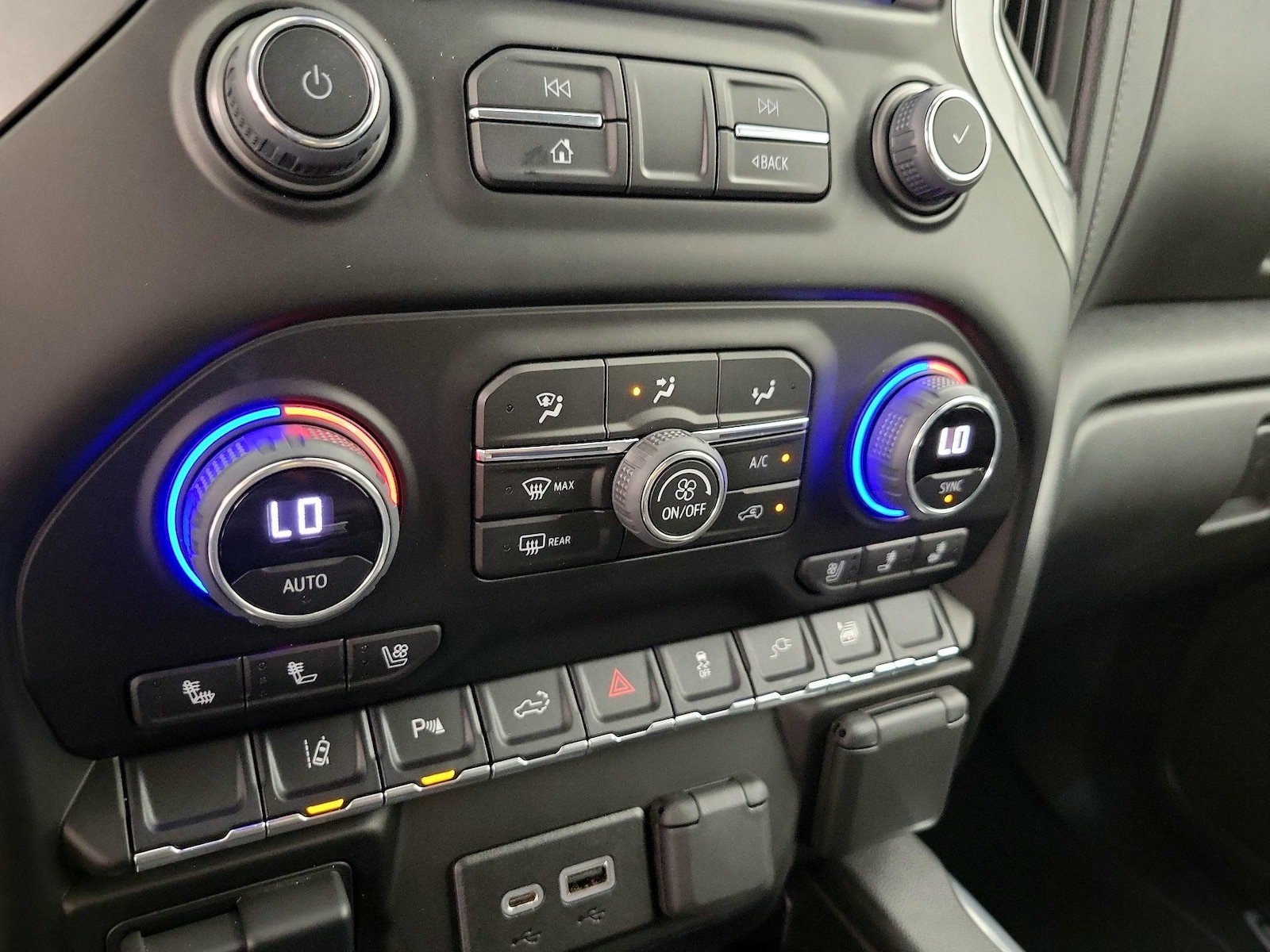 2022 Chevrolet Silverado 2500HD LTZ - Photo 18