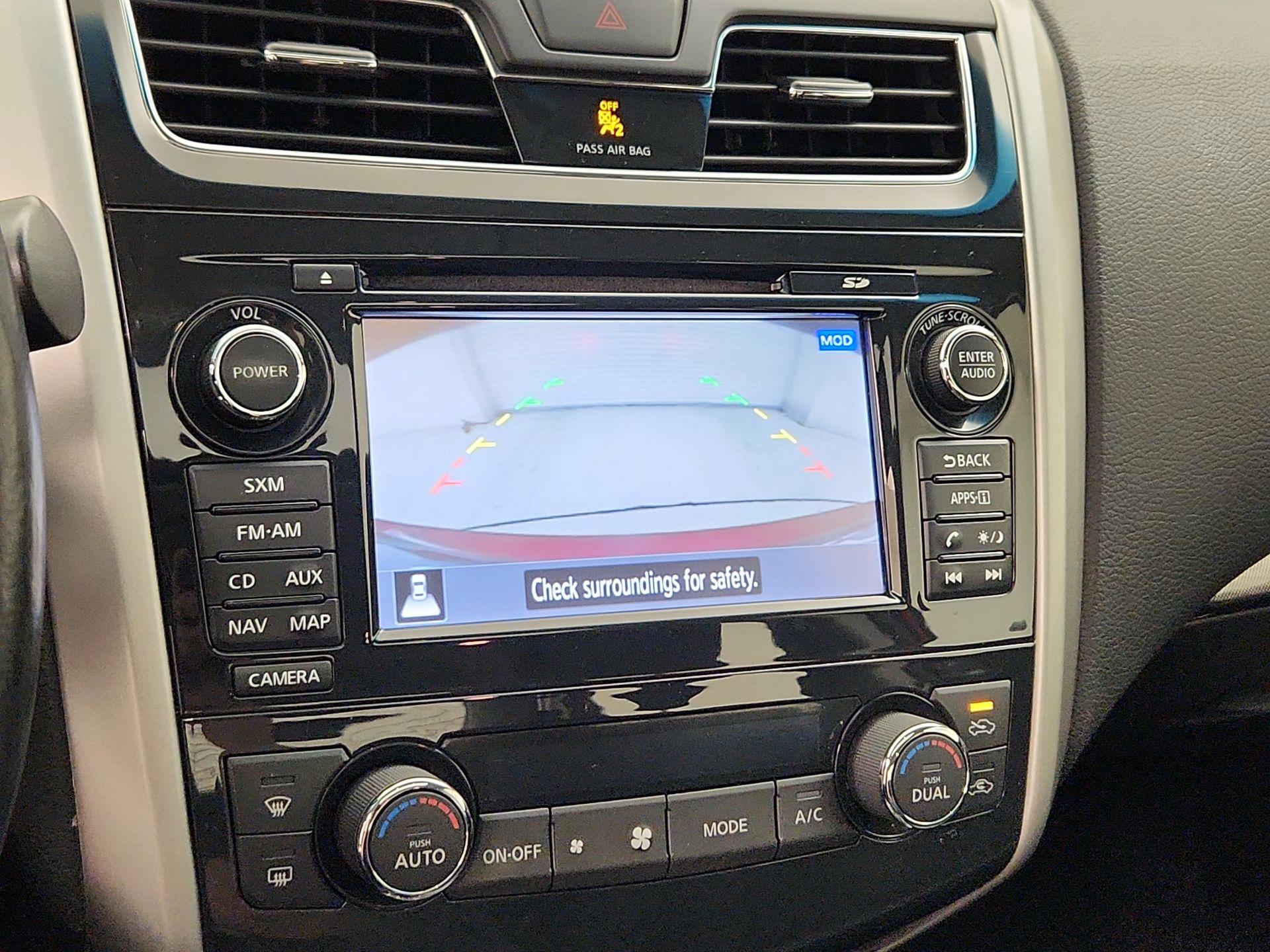 Thumbnail: 2015 Nissan Altima - 15
