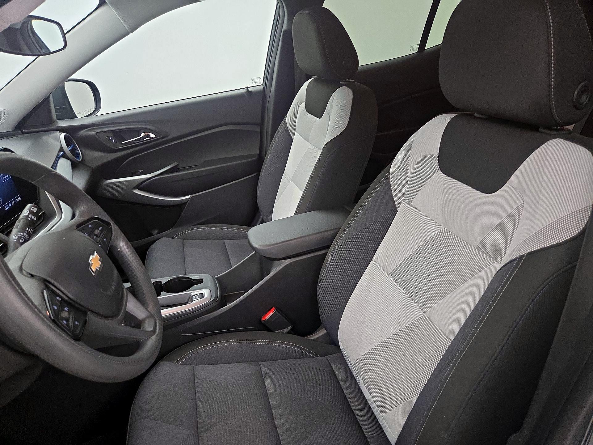 Thumbnail: 2025 Chevrolet Trax - 11