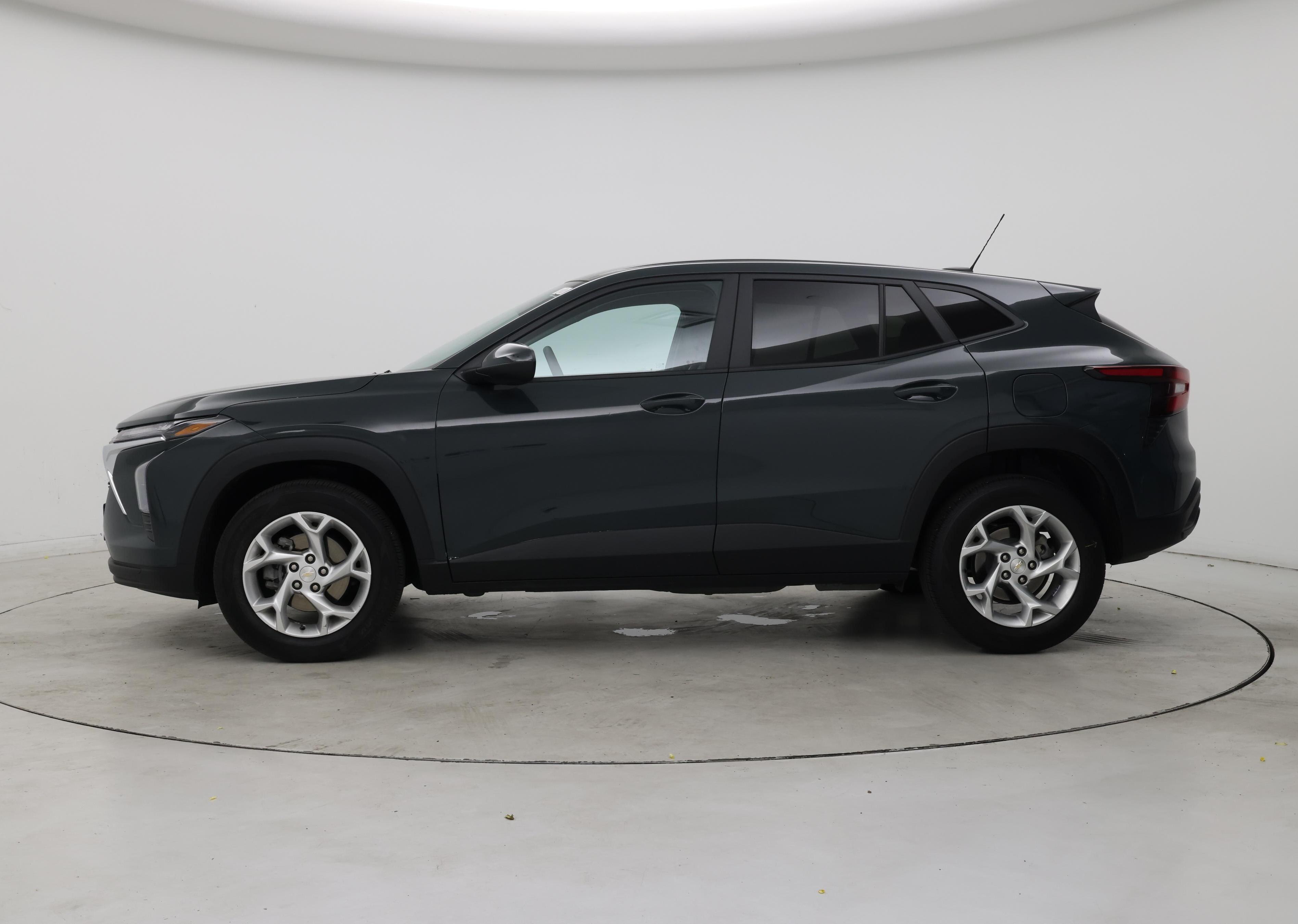 Thumbnail: 2025 Chevrolet Trax - 3