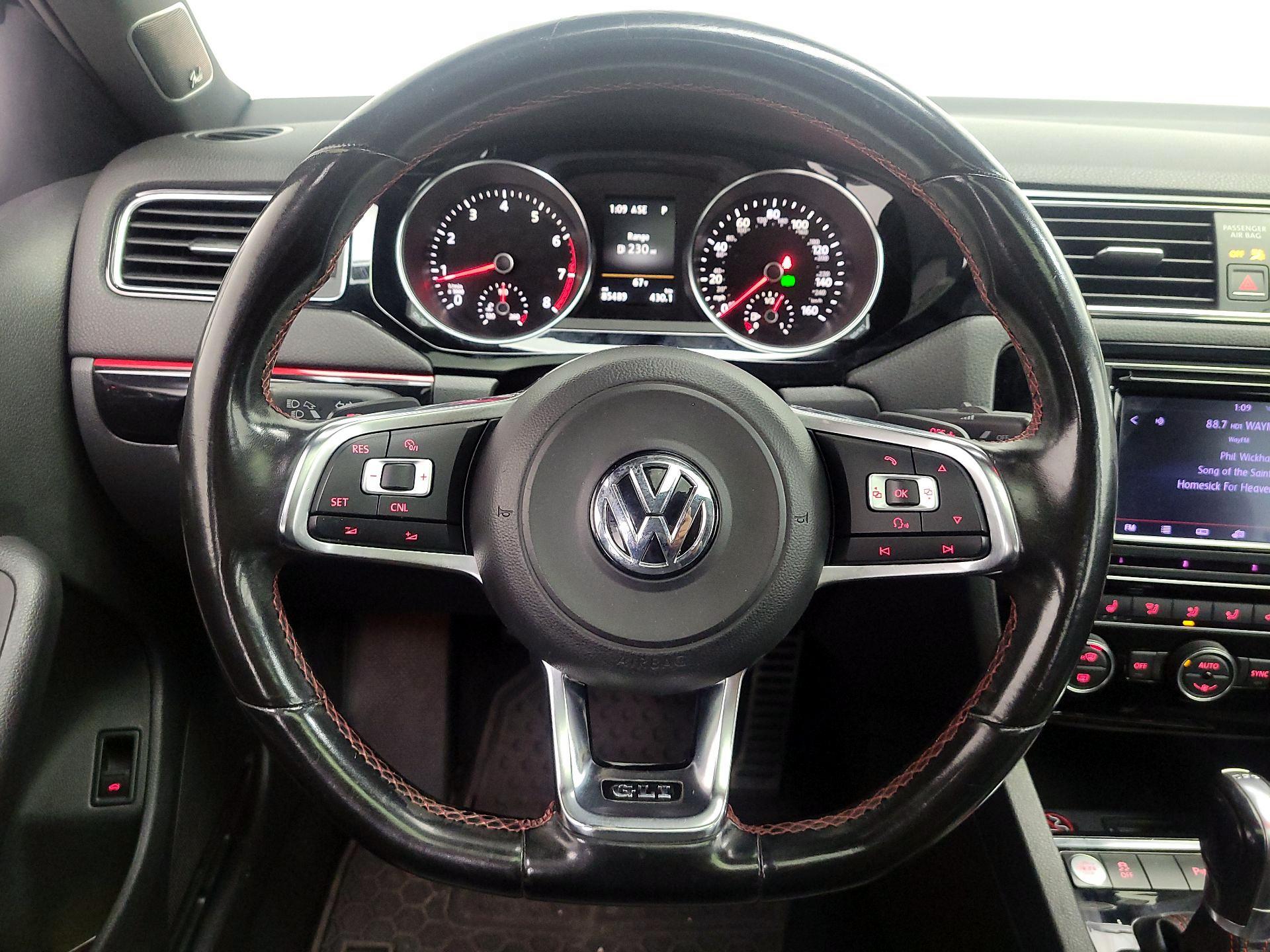 Thumbnail: 2016 Volkswagen Jetta - 10