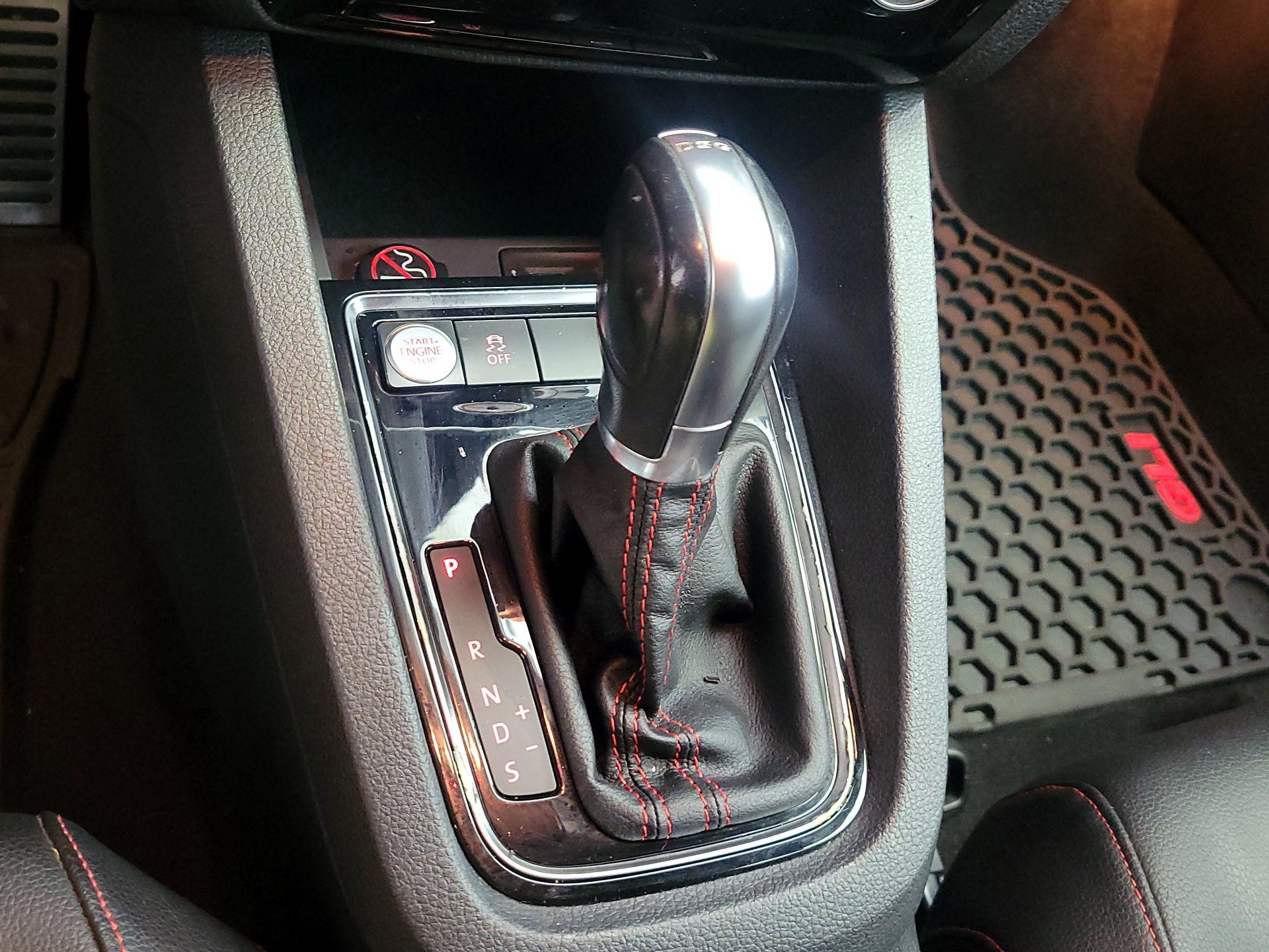 Thumbnail: 2016 Volkswagen Jetta - 17