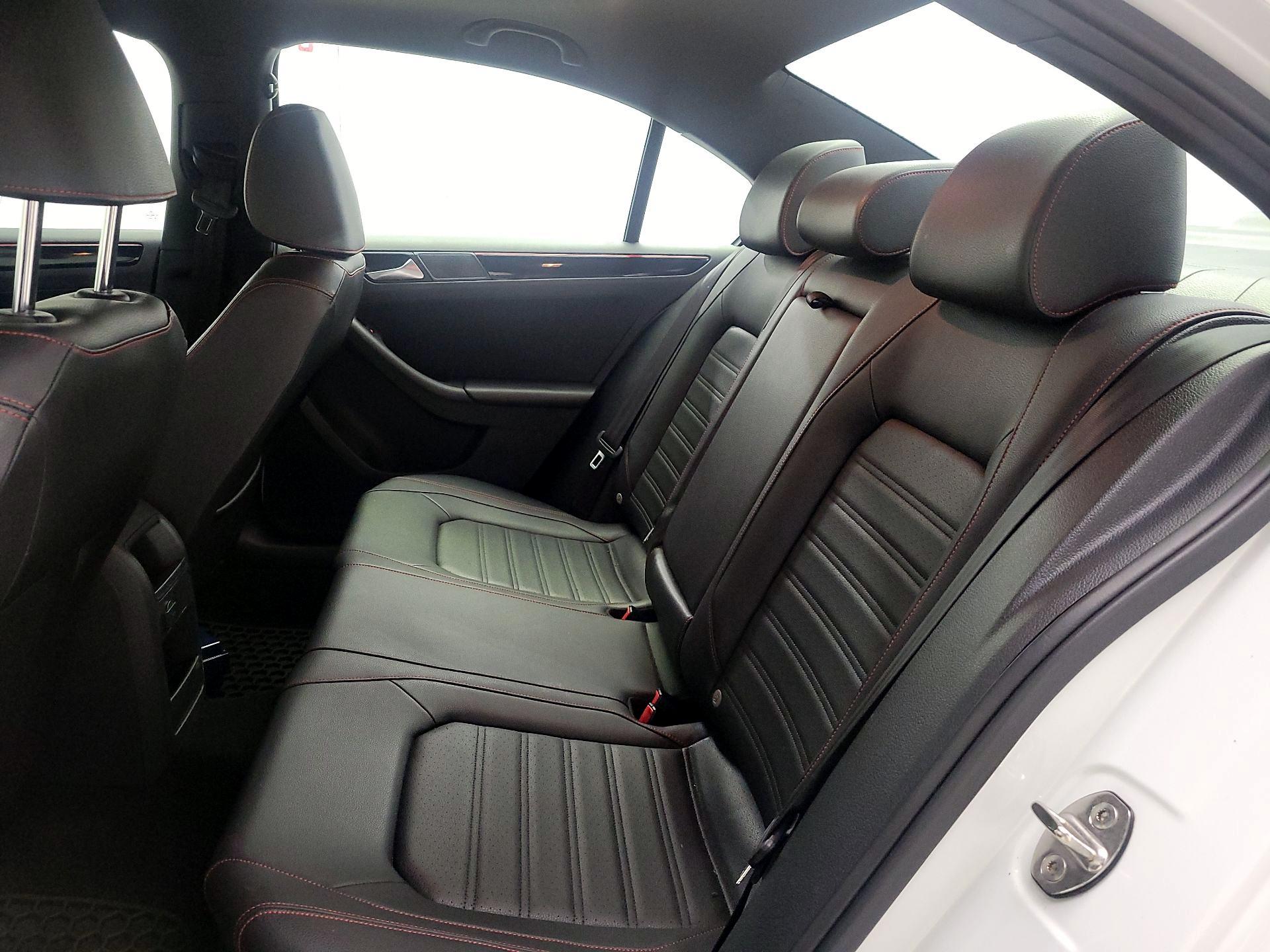 Thumbnail: 2016 Volkswagen Jetta - 20