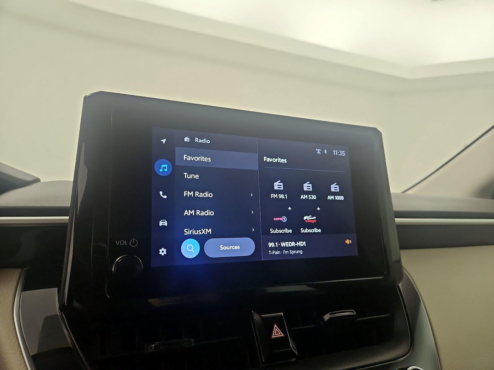 2025 Toyota Corolla LE - Photo 14