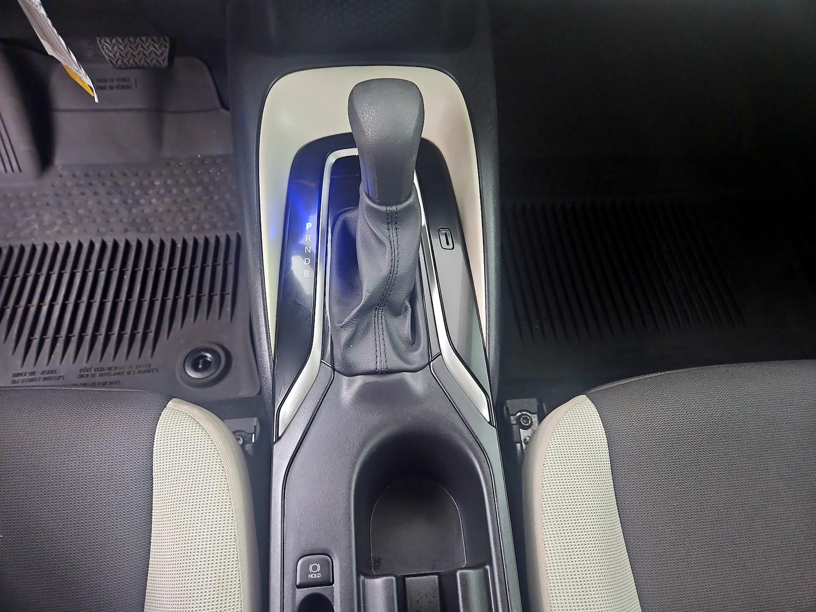 2025 Toyota Corolla LE - Photo 16