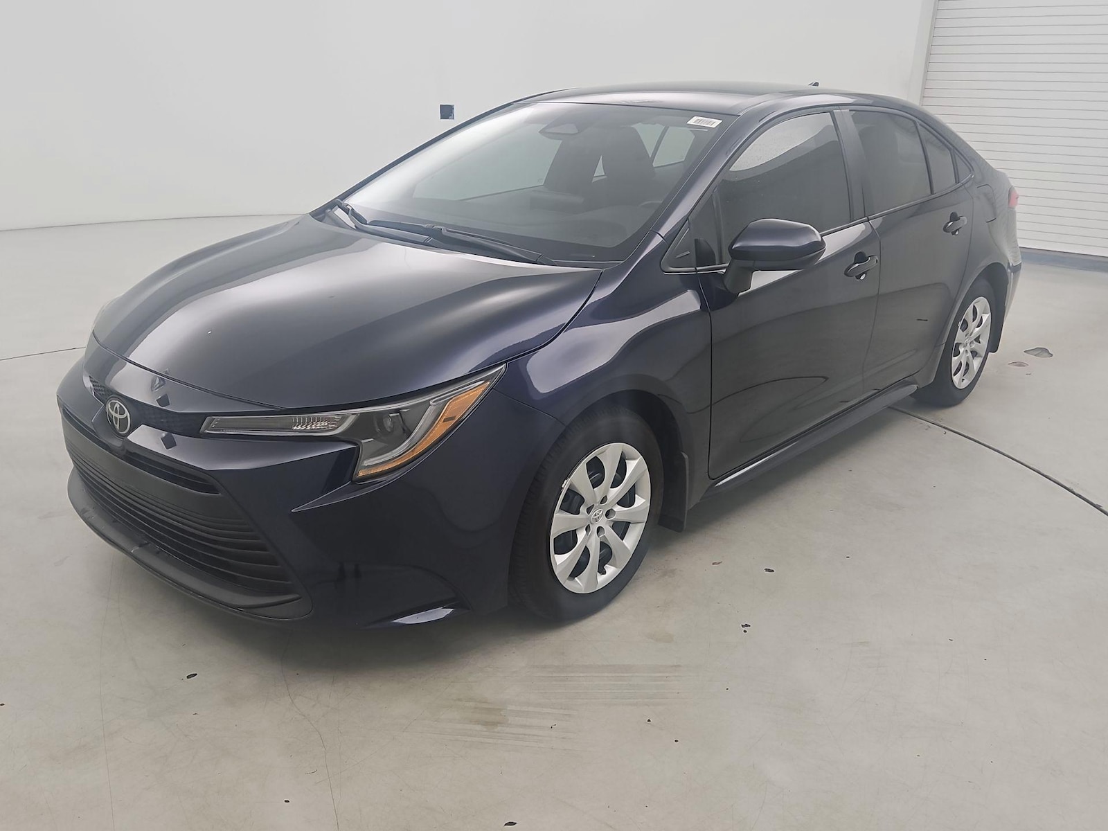 2025 Toyota Corolla LE - Photo 3