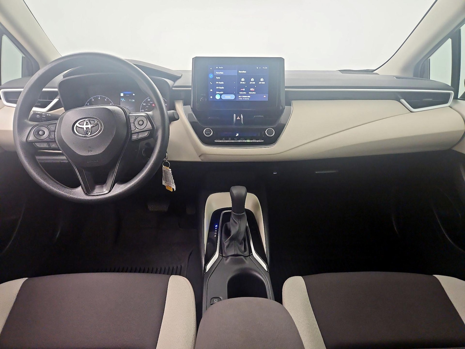 2025 Toyota Corolla LE - Photo 8