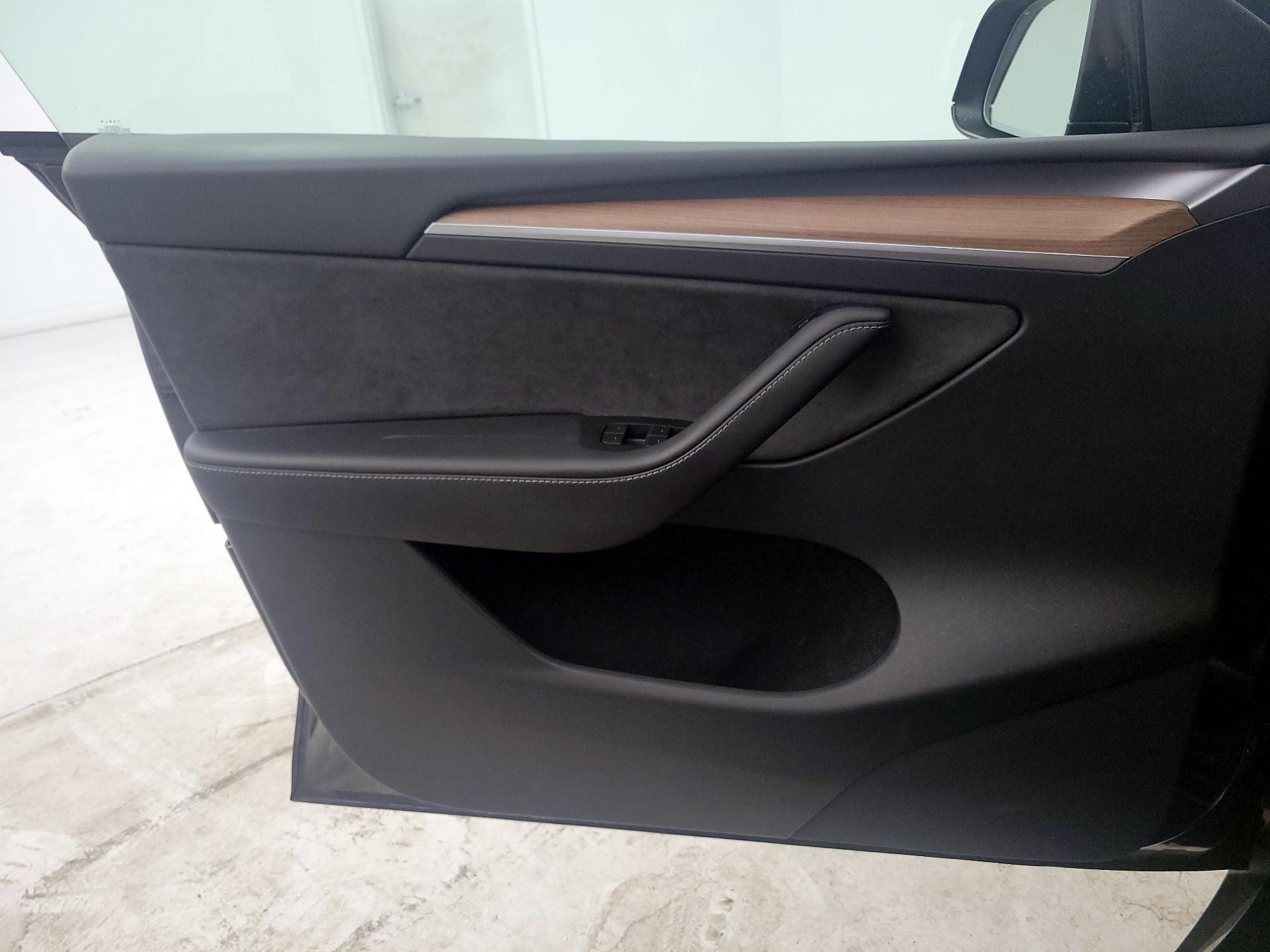 Thumbnail: 2024 Tesla Model Y - 12