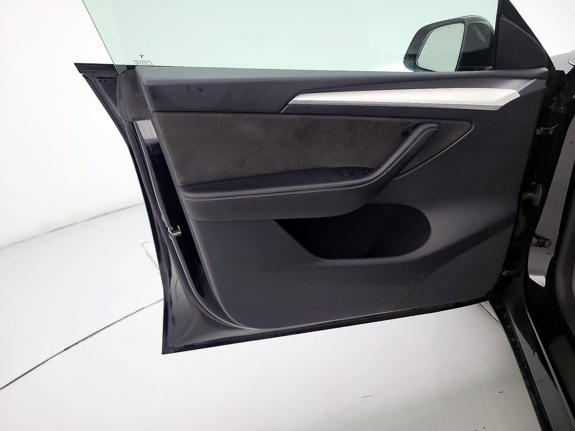 Thumbnail: 2022 Tesla Model Y - 12
