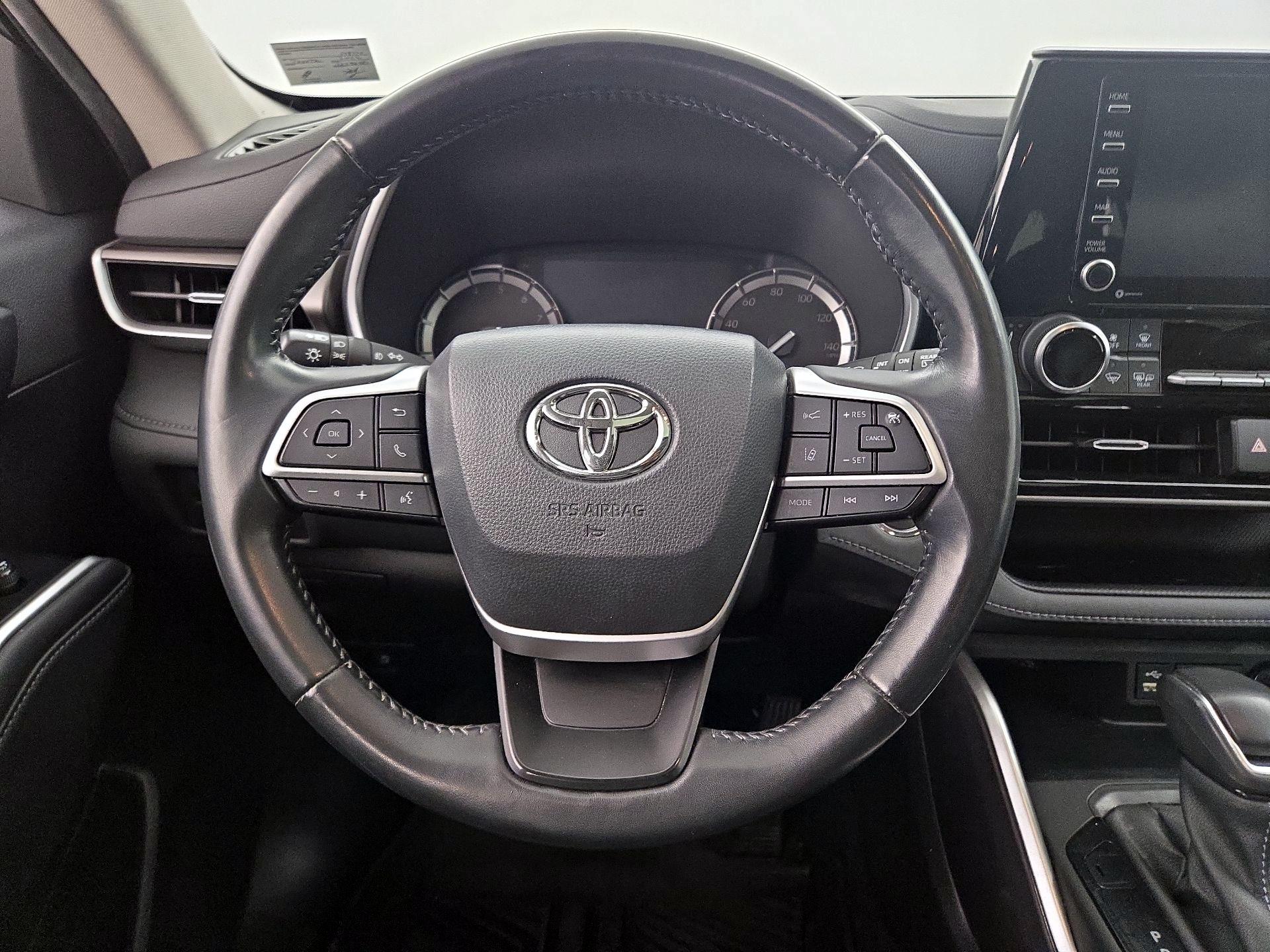 Thumbnail: 2022 Toyota Highlander - 10