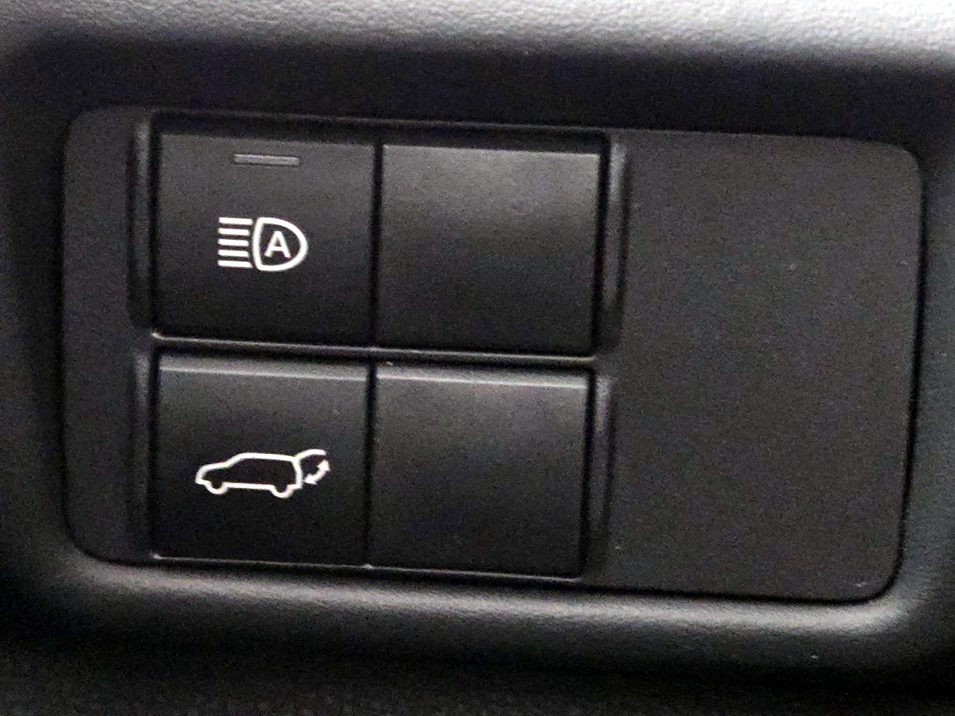 Thumbnail: 2022 Toyota Highlander - 13