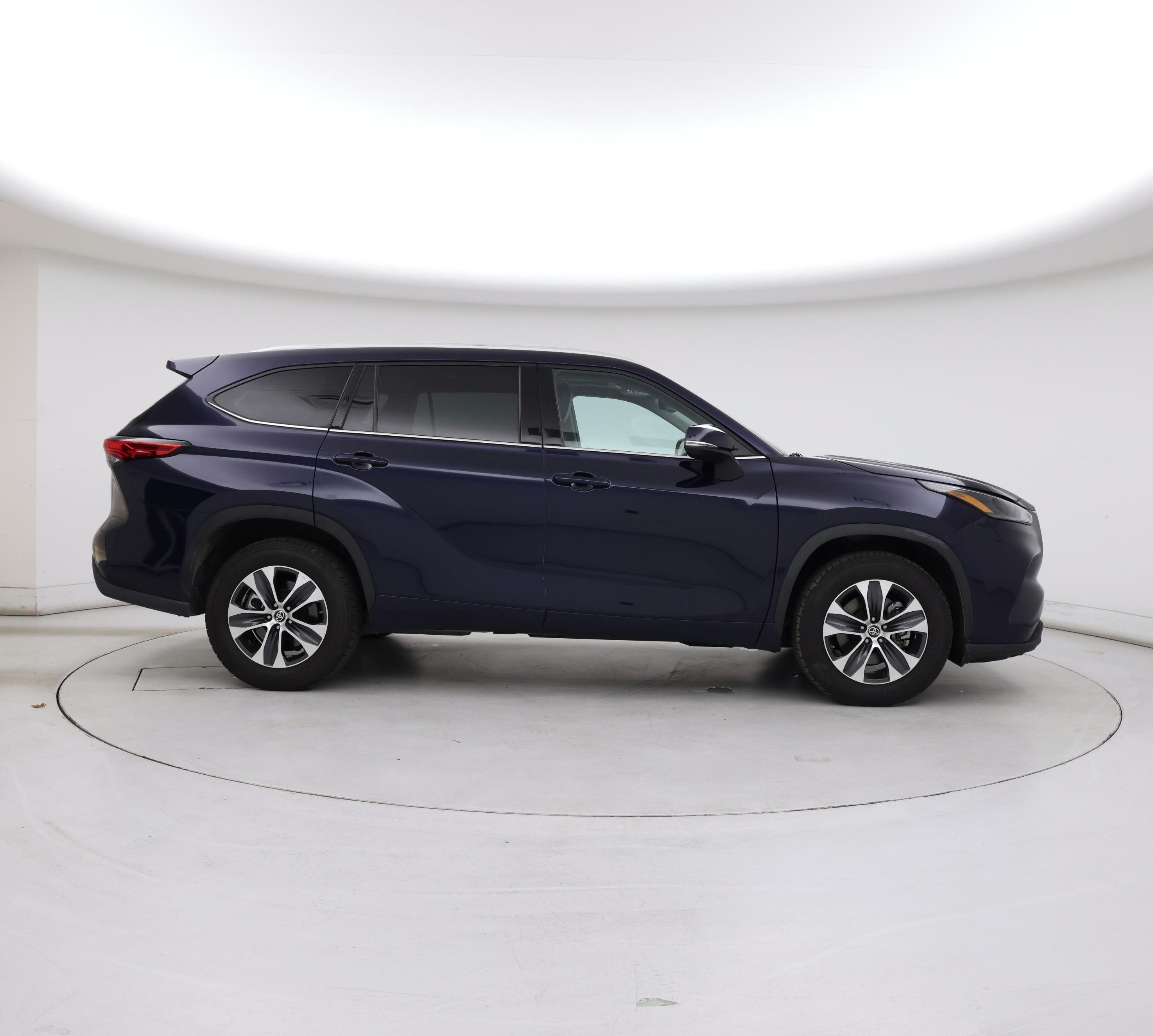 Thumbnail: 2022 Toyota Highlander - 7