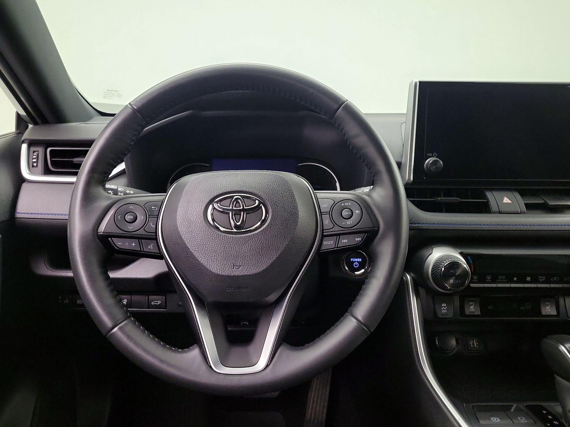 Thumbnail: 2023 Toyota RAV4 - 10
