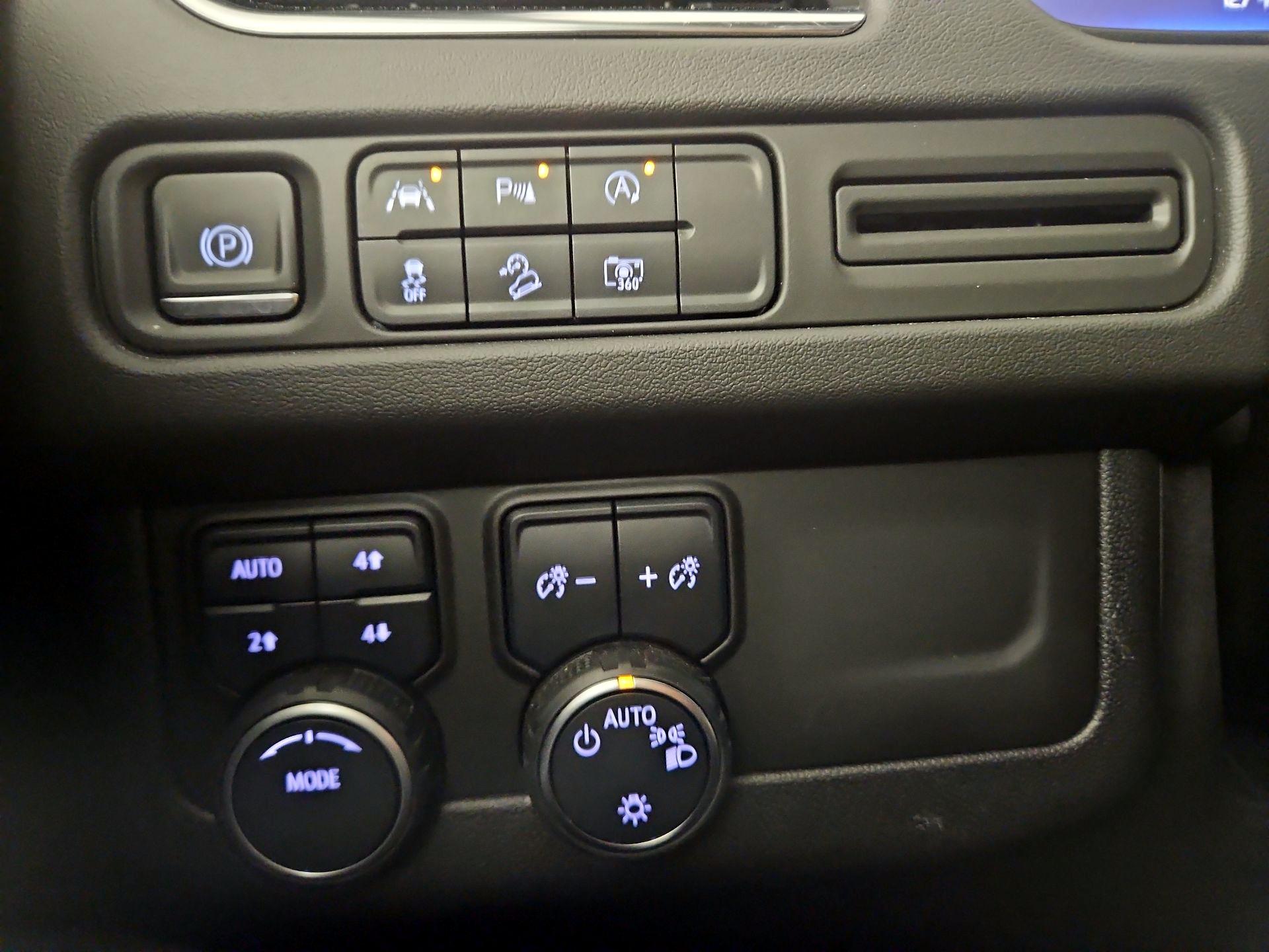 Thumbnail: 2023 Chevrolet Tahoe - 13