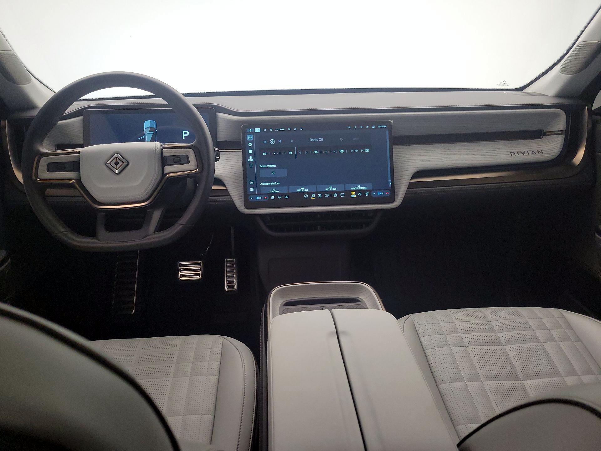 Thumbnail: 2025 Rivian R1S - 9
