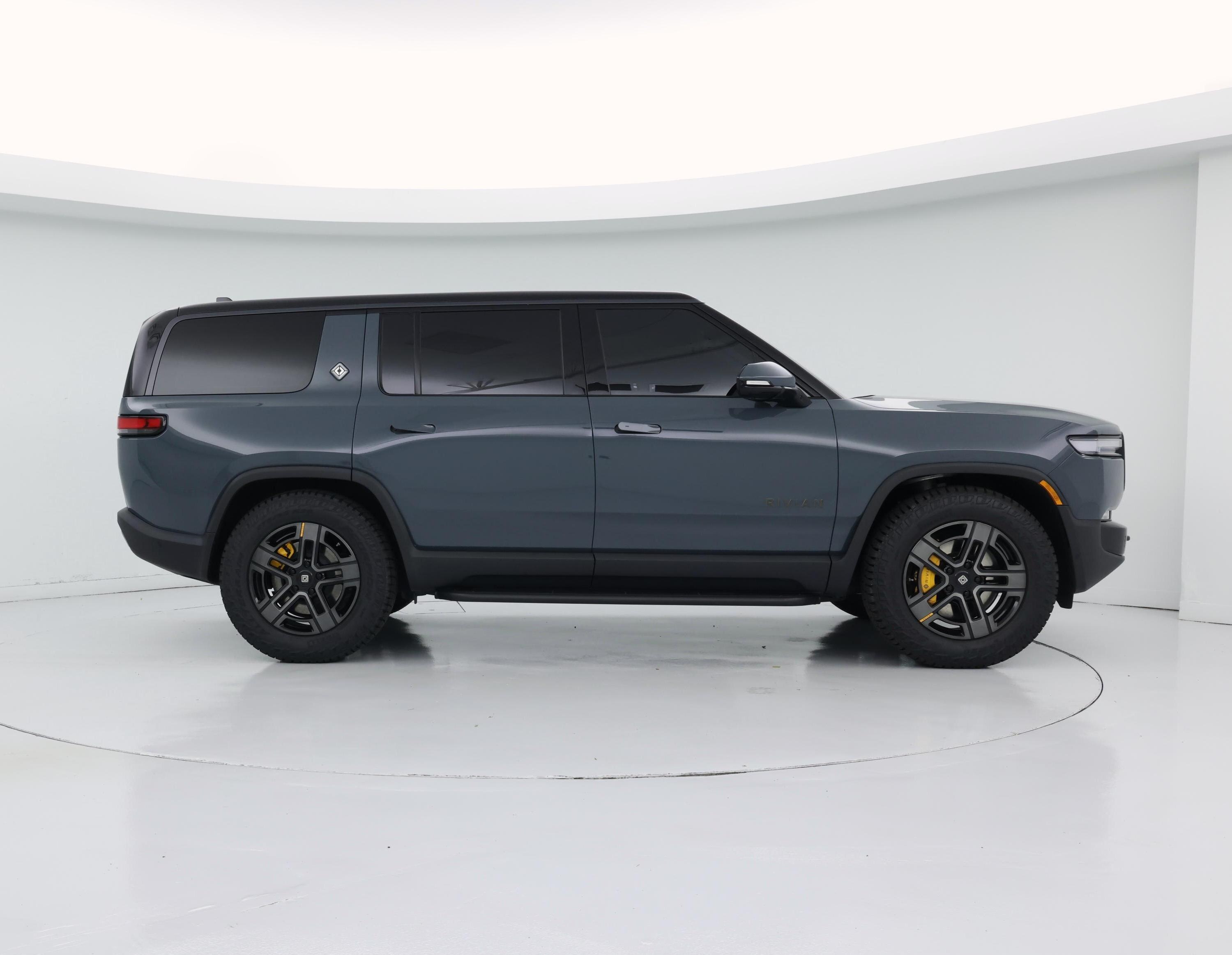 Thumbnail: 2025 Rivian R1S - 7