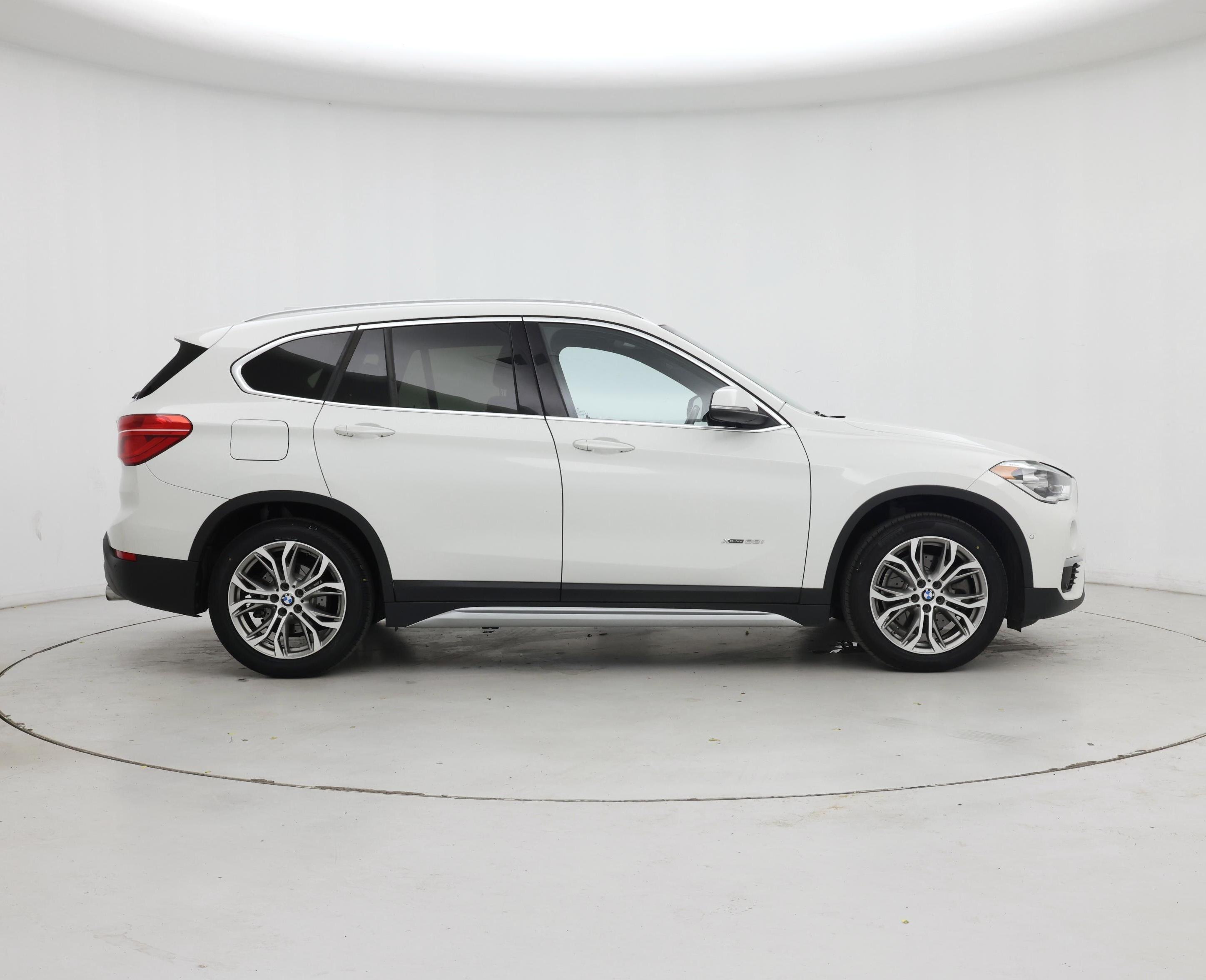 Thumbnail: 2017 BMW X1 - 7