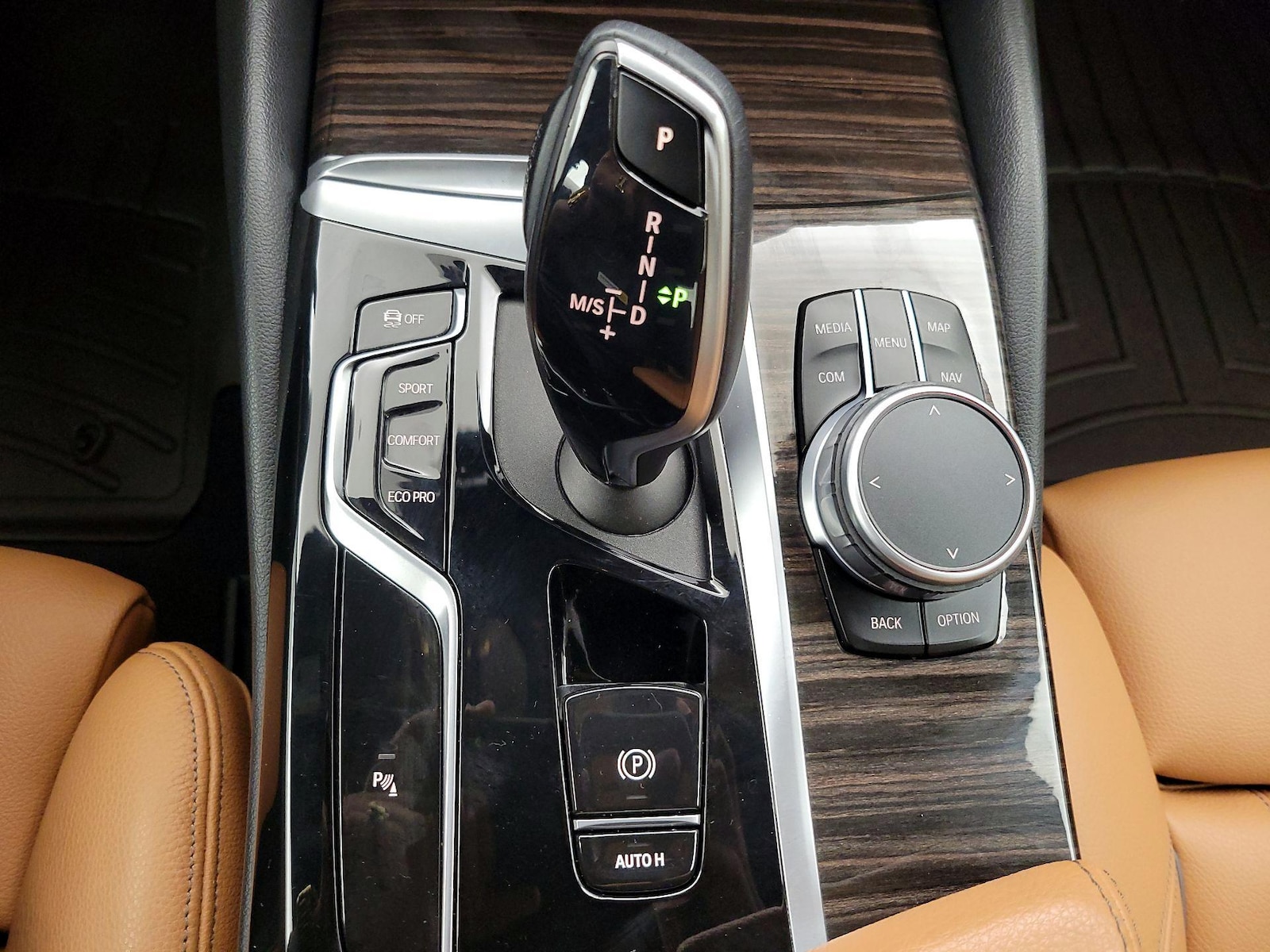 2022 BMW 5 Series 540i - Photo 18