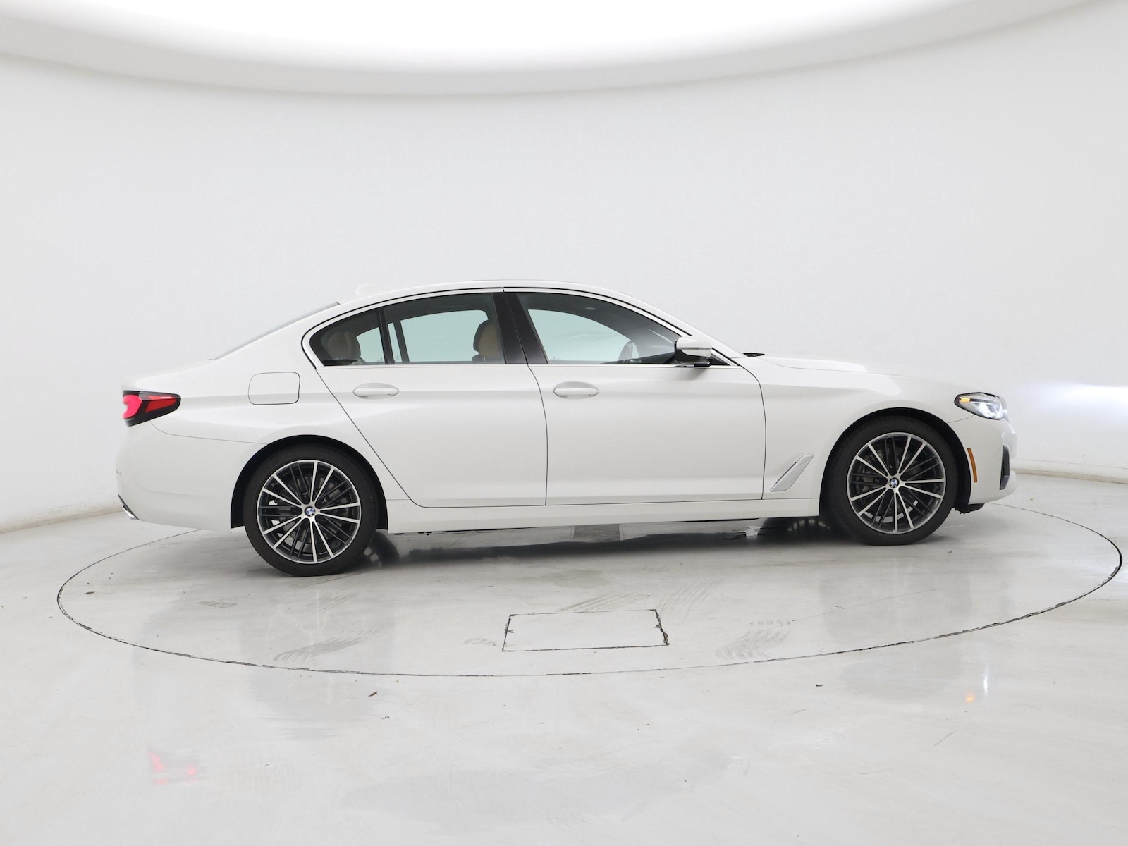 2022 BMW 5 Series 540i - Photo 8