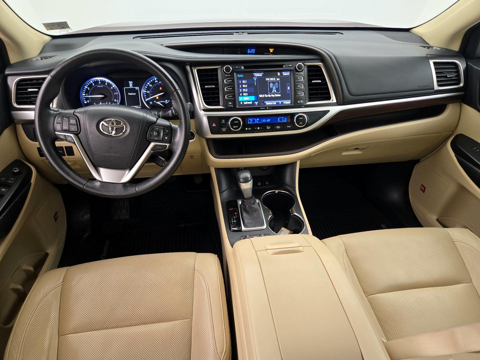 Thumbnail: 2015 Toyota Highlander - 9