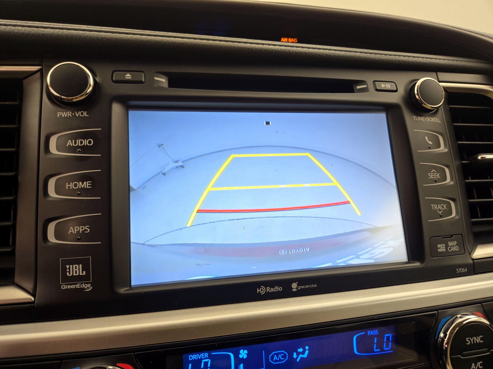 Thumbnail: 2015 Toyota Highlander - 14