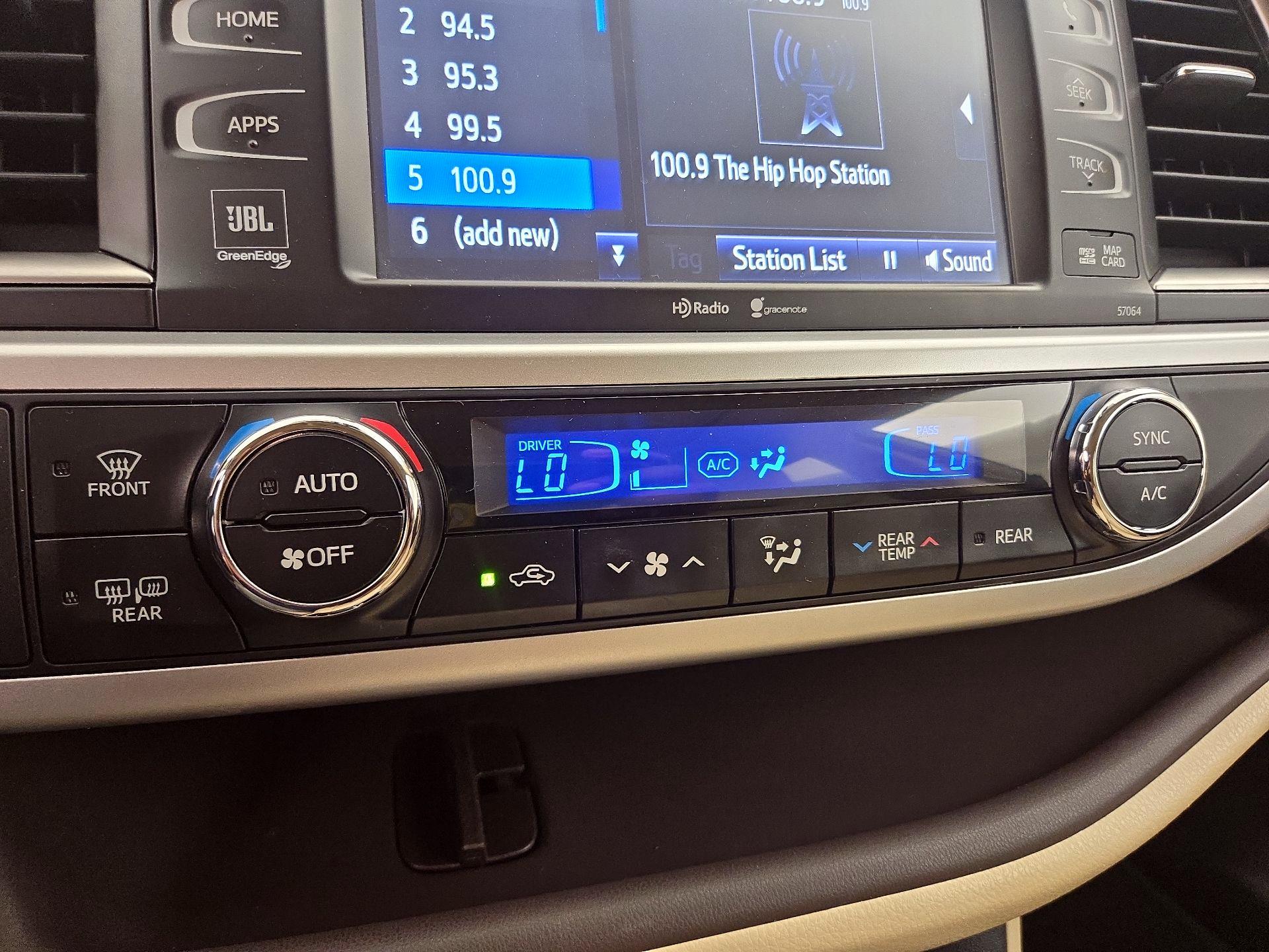 Thumbnail: 2015 Toyota Highlander - 16