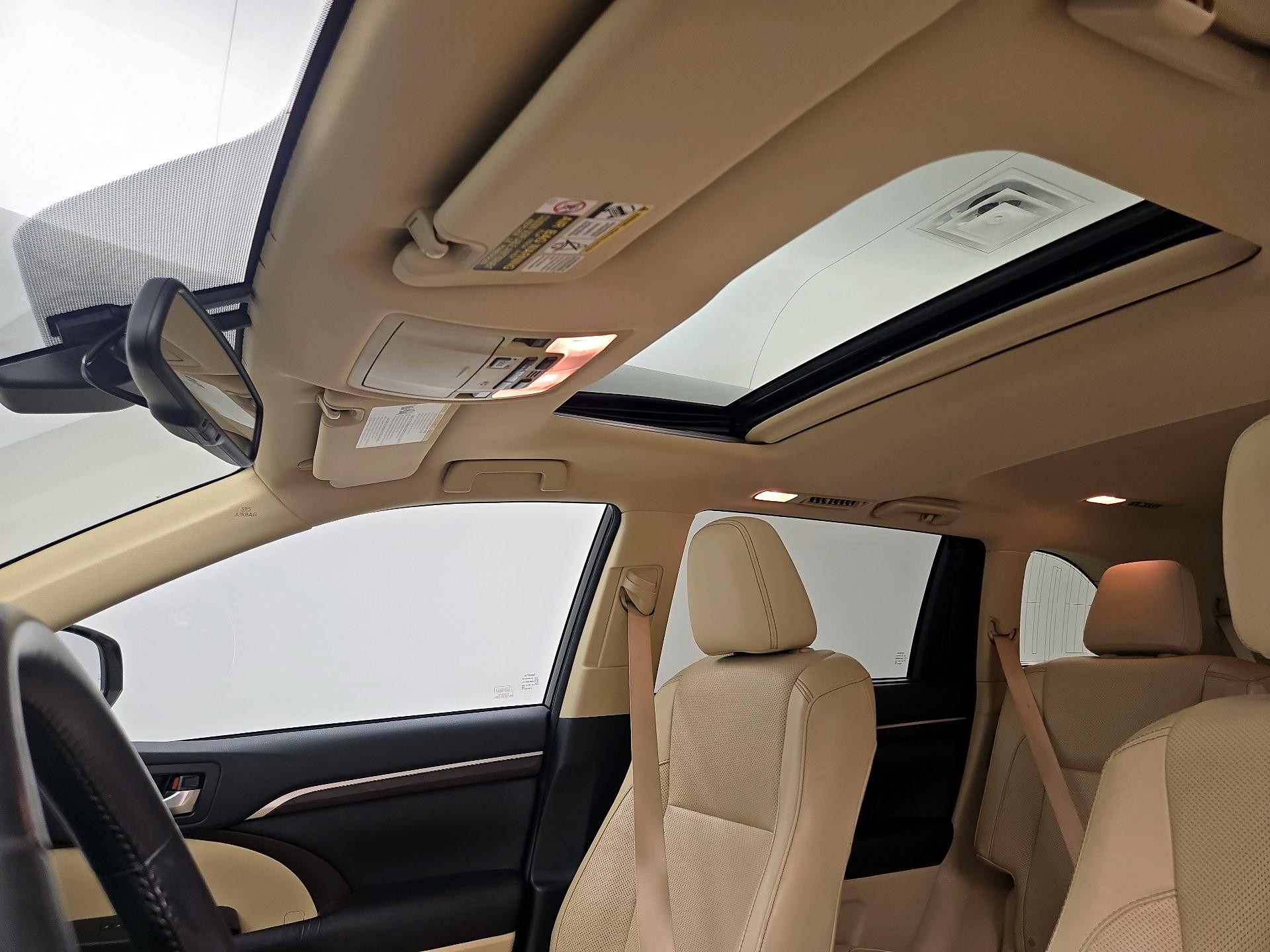 Thumbnail: 2015 Toyota Highlander - 19