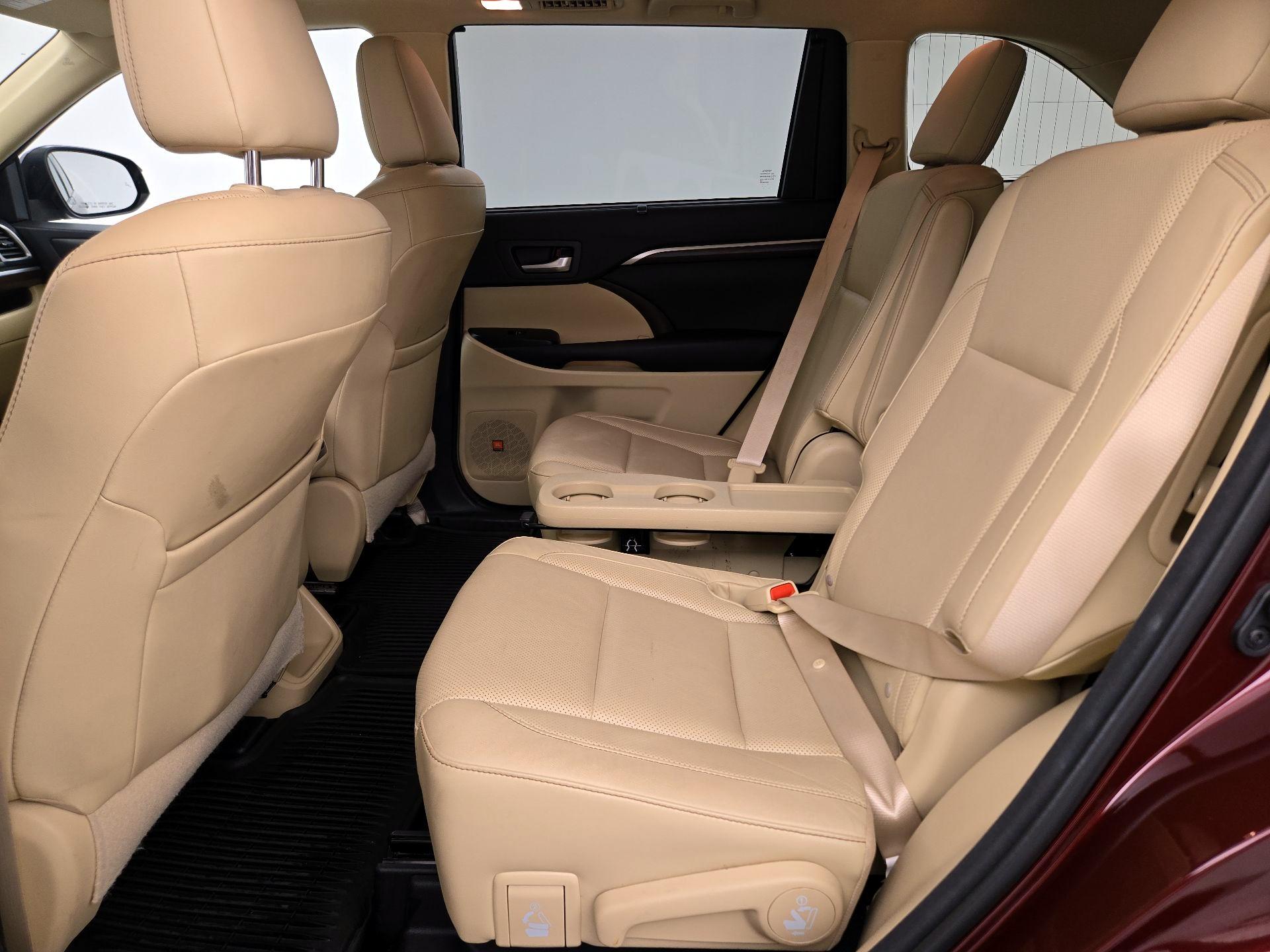 Thumbnail: 2015 Toyota Highlander - 20