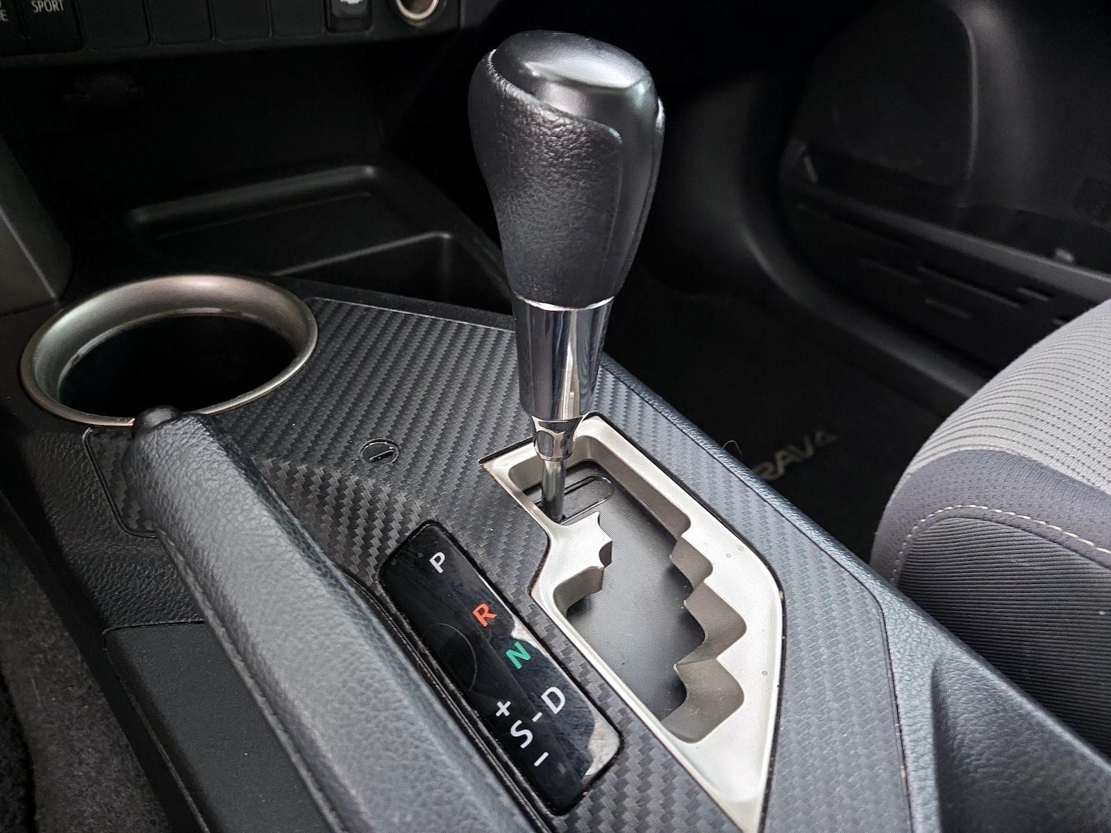 2015 Toyota RAV4 XLE - Photo 18