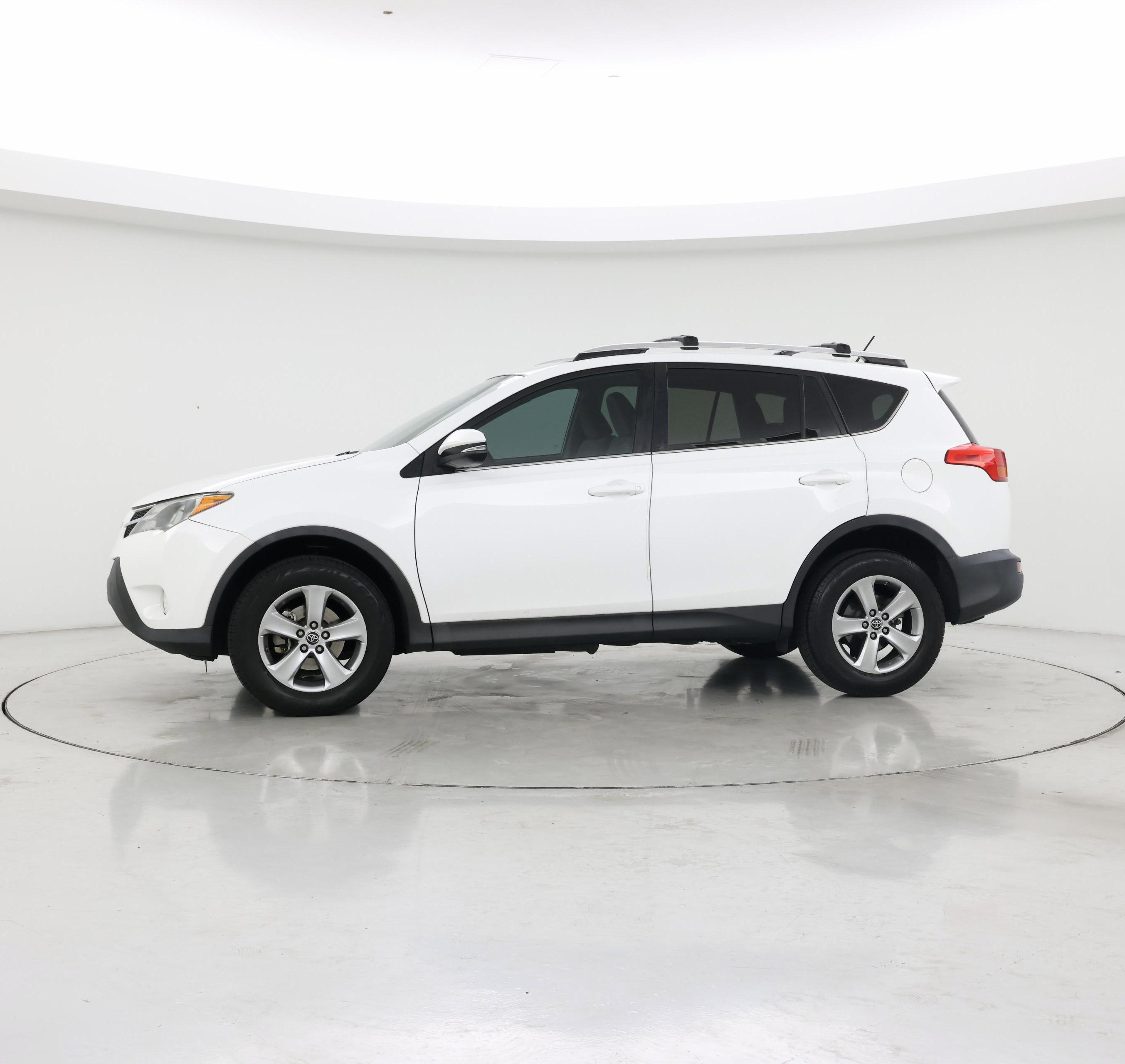 Thumbnail: 2015 Toyota RAV4 - 3
