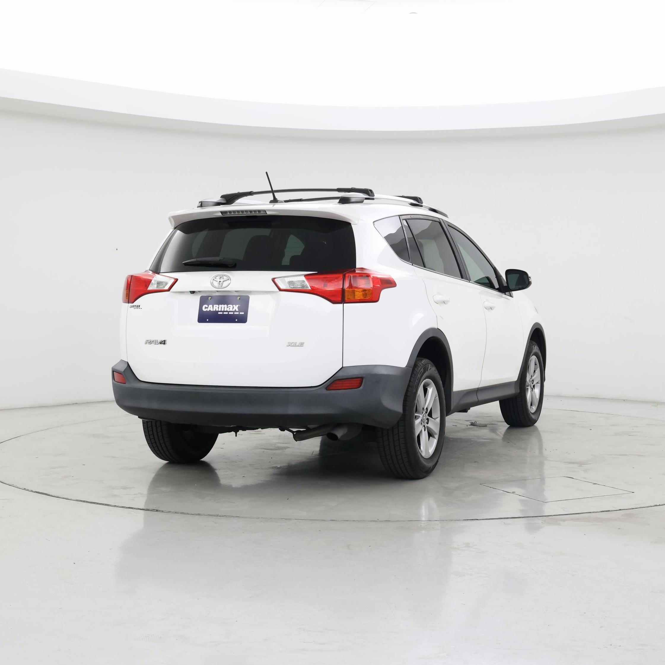Thumbnail: 2015 Toyota RAV4 - 8