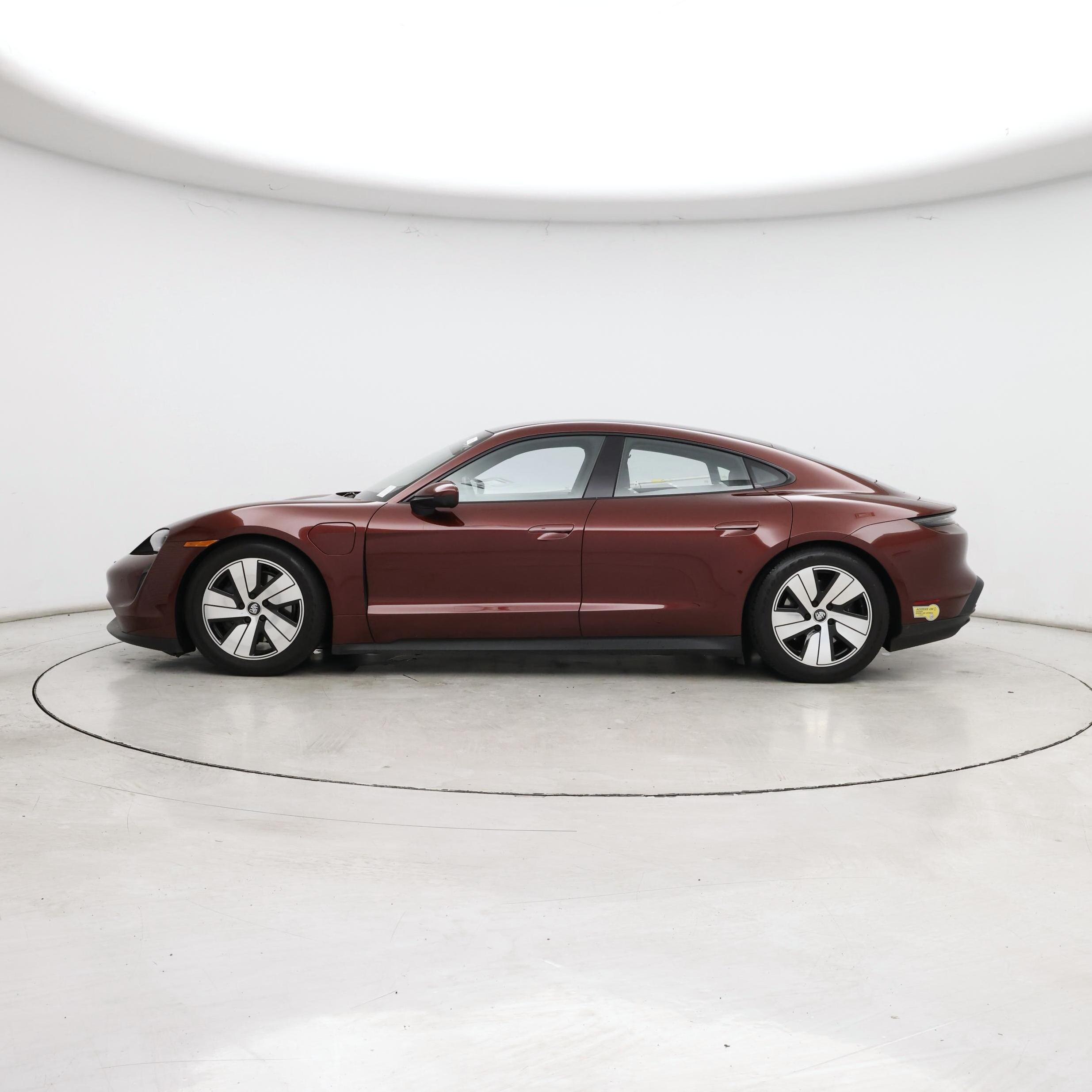 Thumbnail: 2022 Porsche Taycan - 3