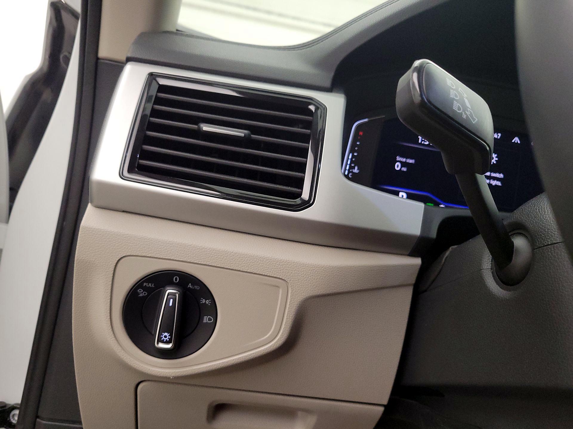 Thumbnail: 2022 Volkswagen Atlas - 13