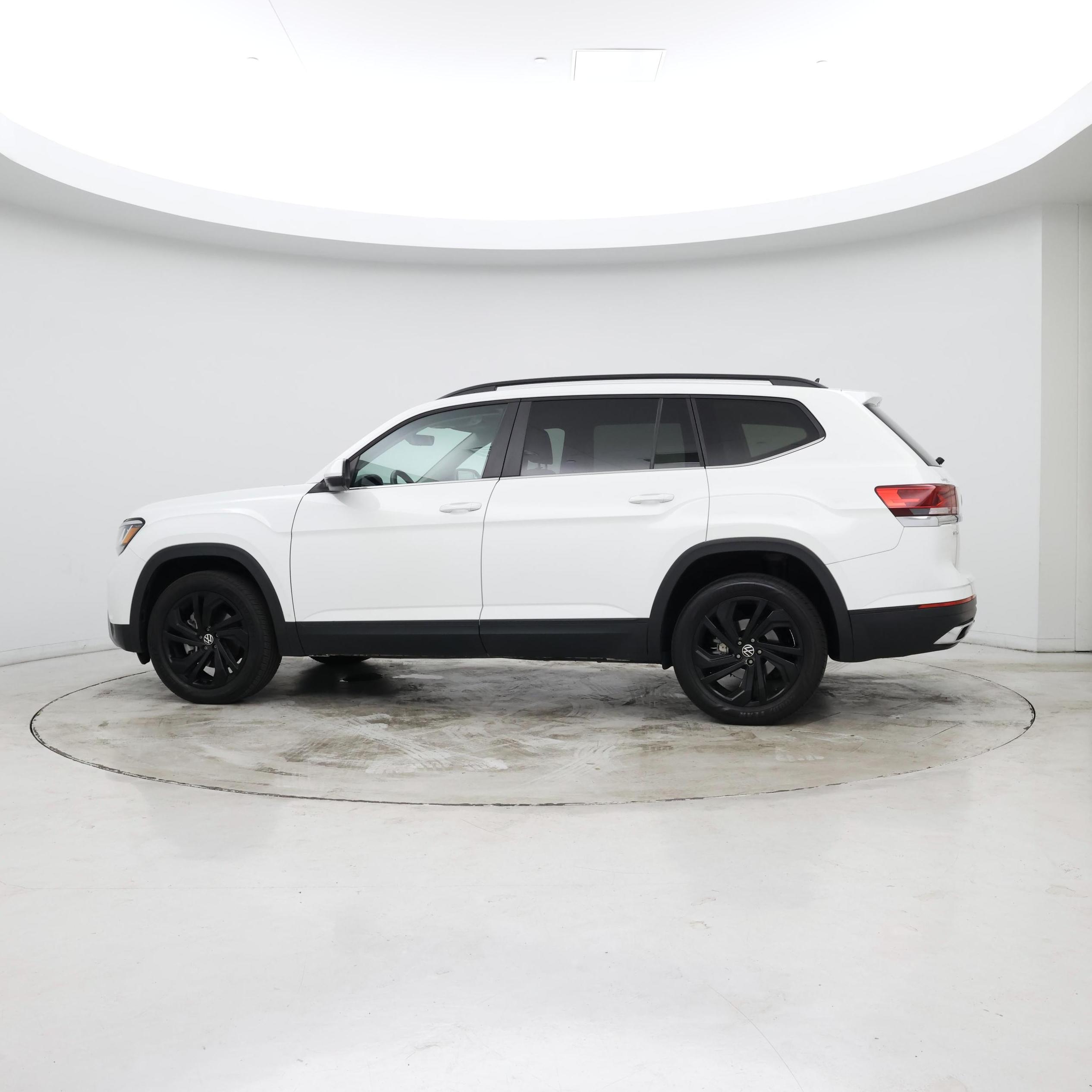 Thumbnail: 2022 Volkswagen Atlas - 3