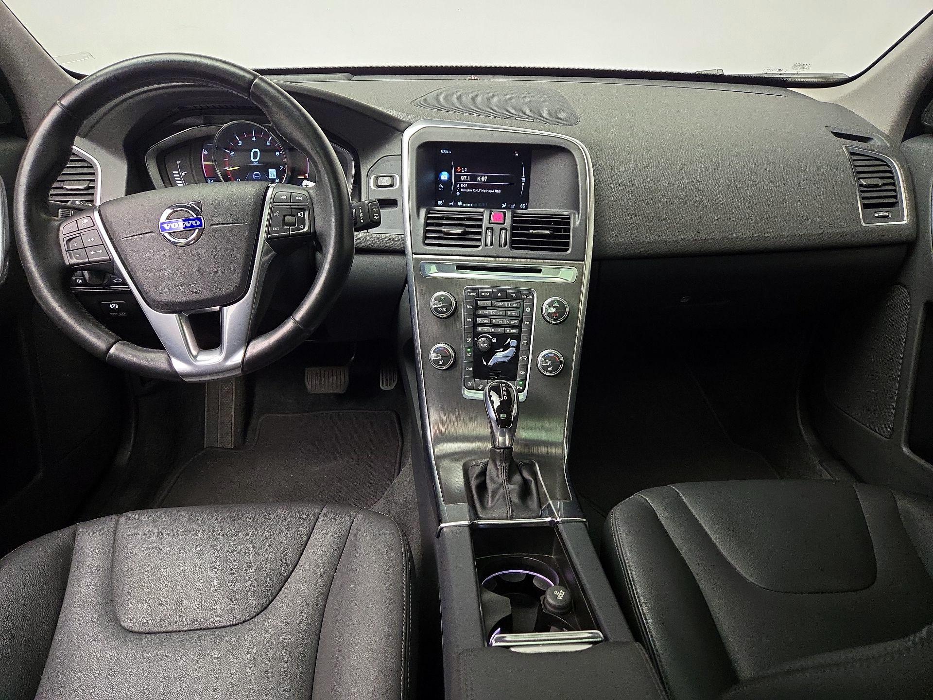 Thumbnail: 2015 Volvo XC60 - 9