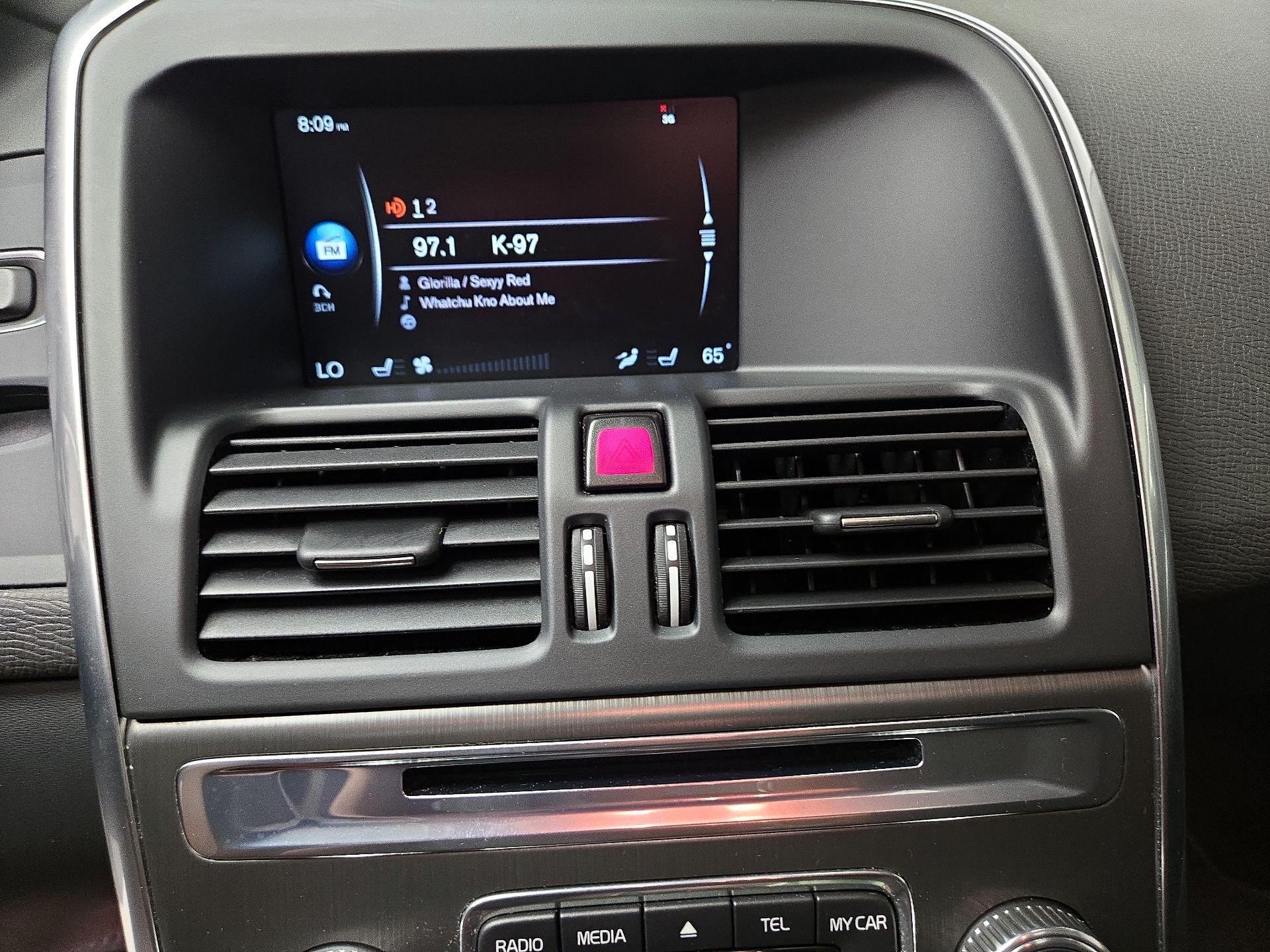 Thumbnail: 2015 Volvo XC60 - 16